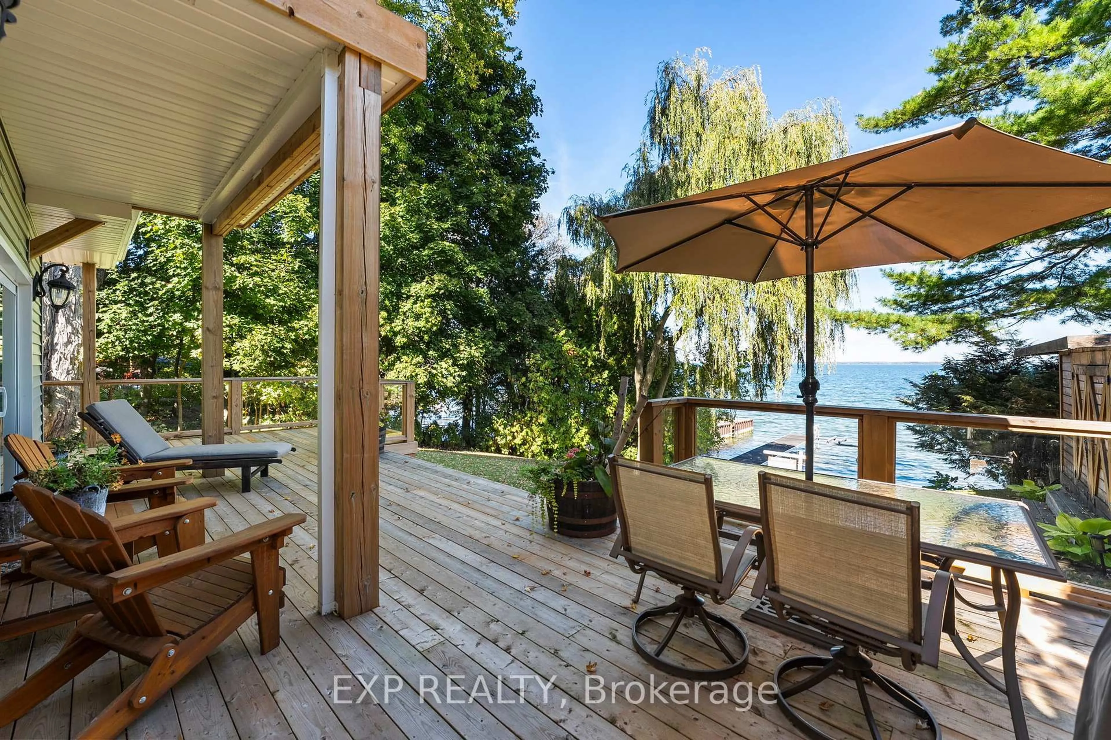 Patio, water/lake/river/ocean view for 21 Pinery Lane, Georgina Ontario L0E 1L0