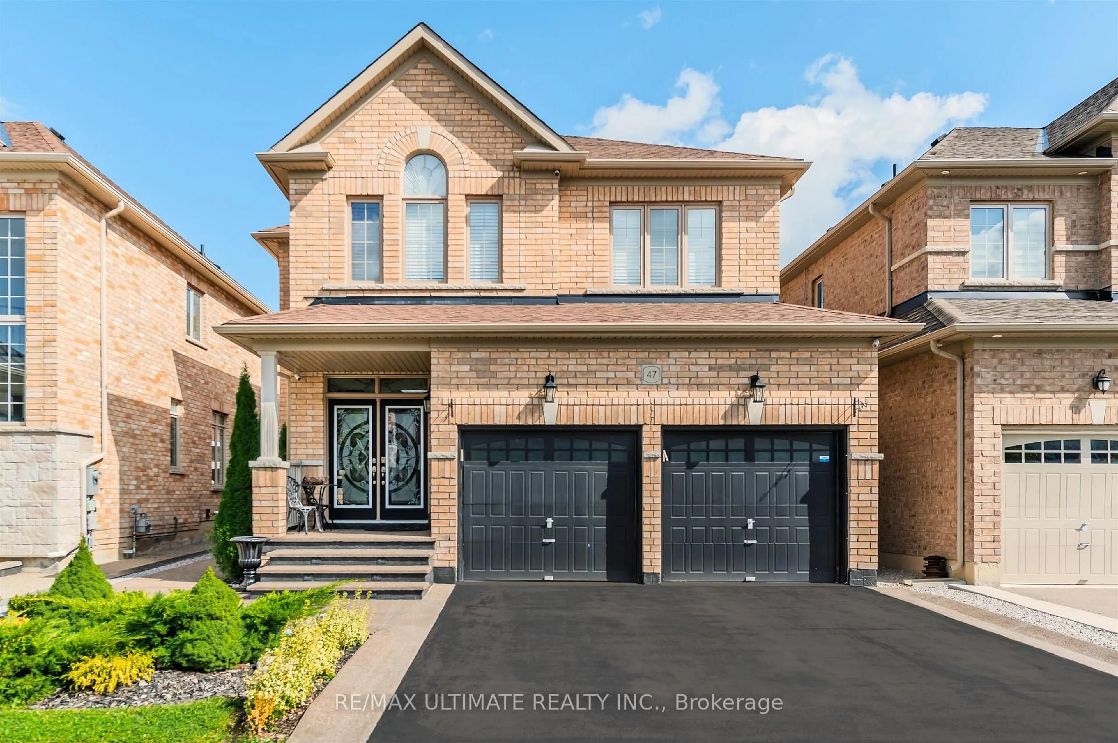Home with brick exterior material, street for 47 Lewis Ave, Bradford West Gwillimbury Ontario L3Z 0X2