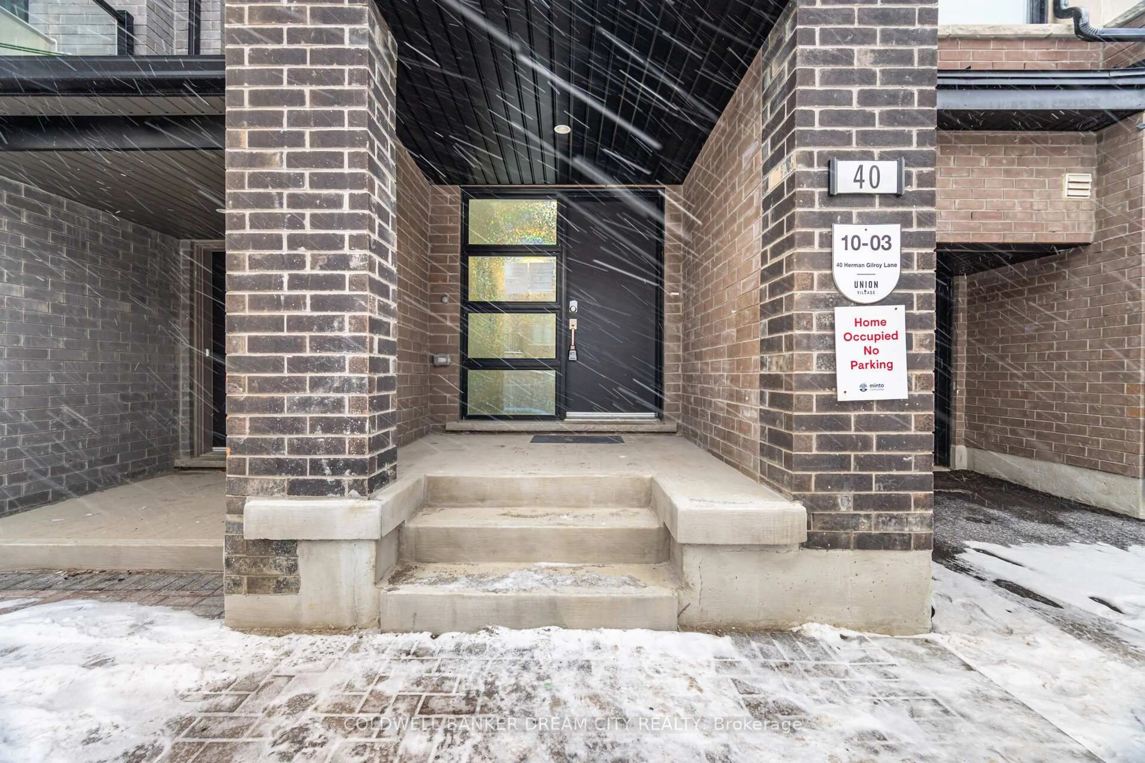 Indoor foyer for 40 Herman Gilroy Lane, Markham Ontario L6C 3L7