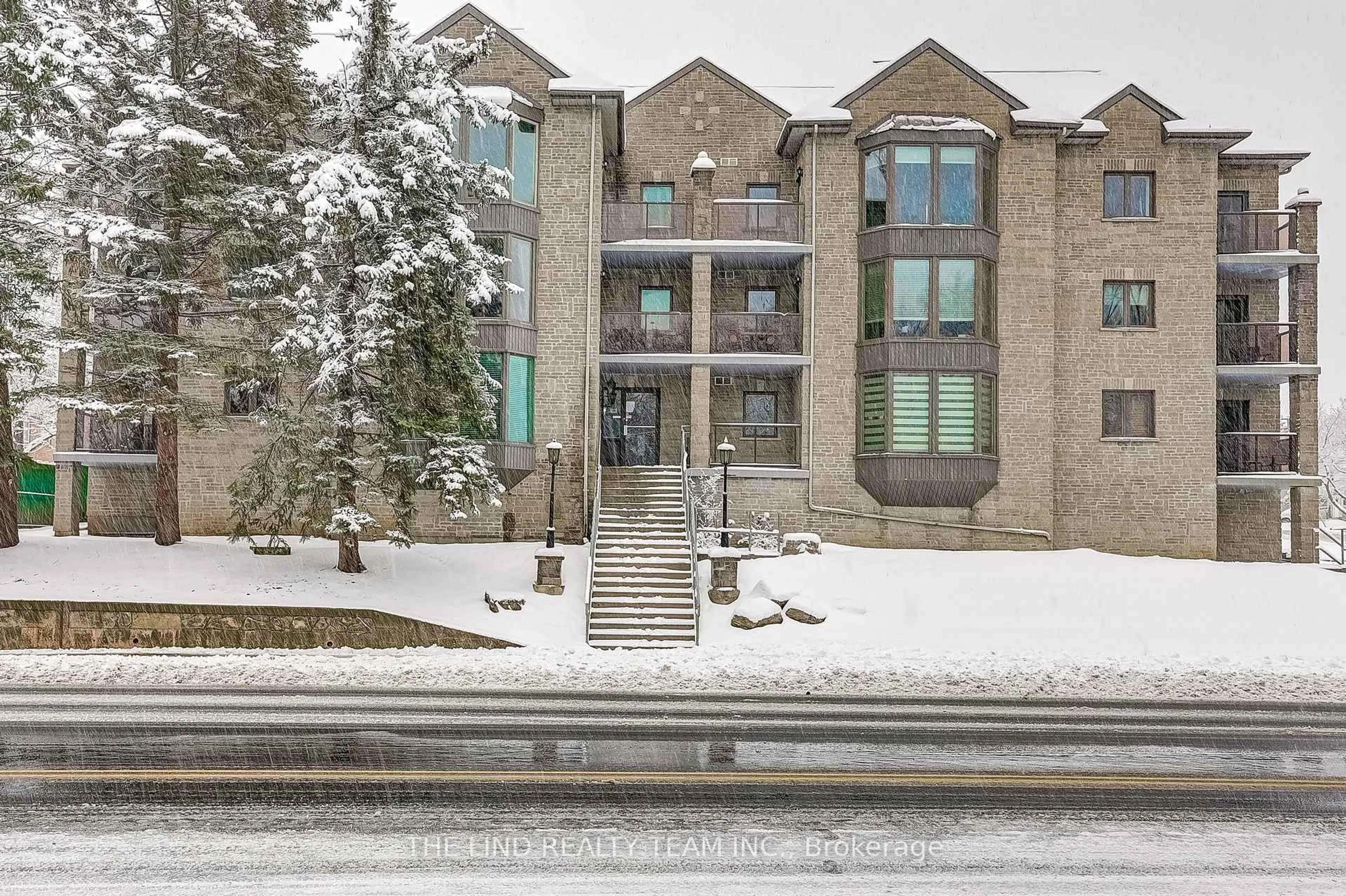 Unknown for 21 George St #301, Aurora Ontario L4G 2S1