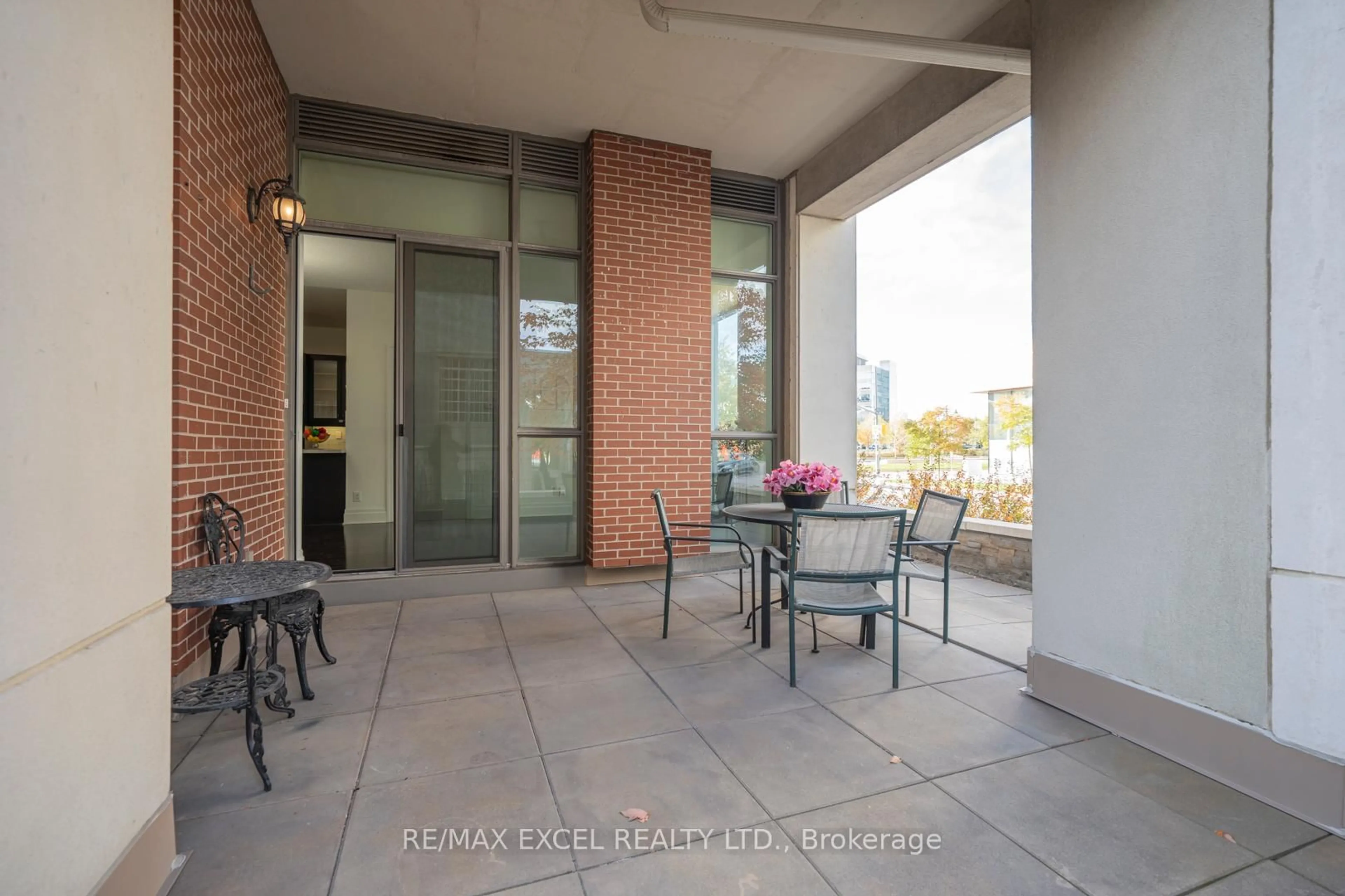 Patio, unknown for 1 Upper Duke Cres #110, Markham Ontario L6G 0B6