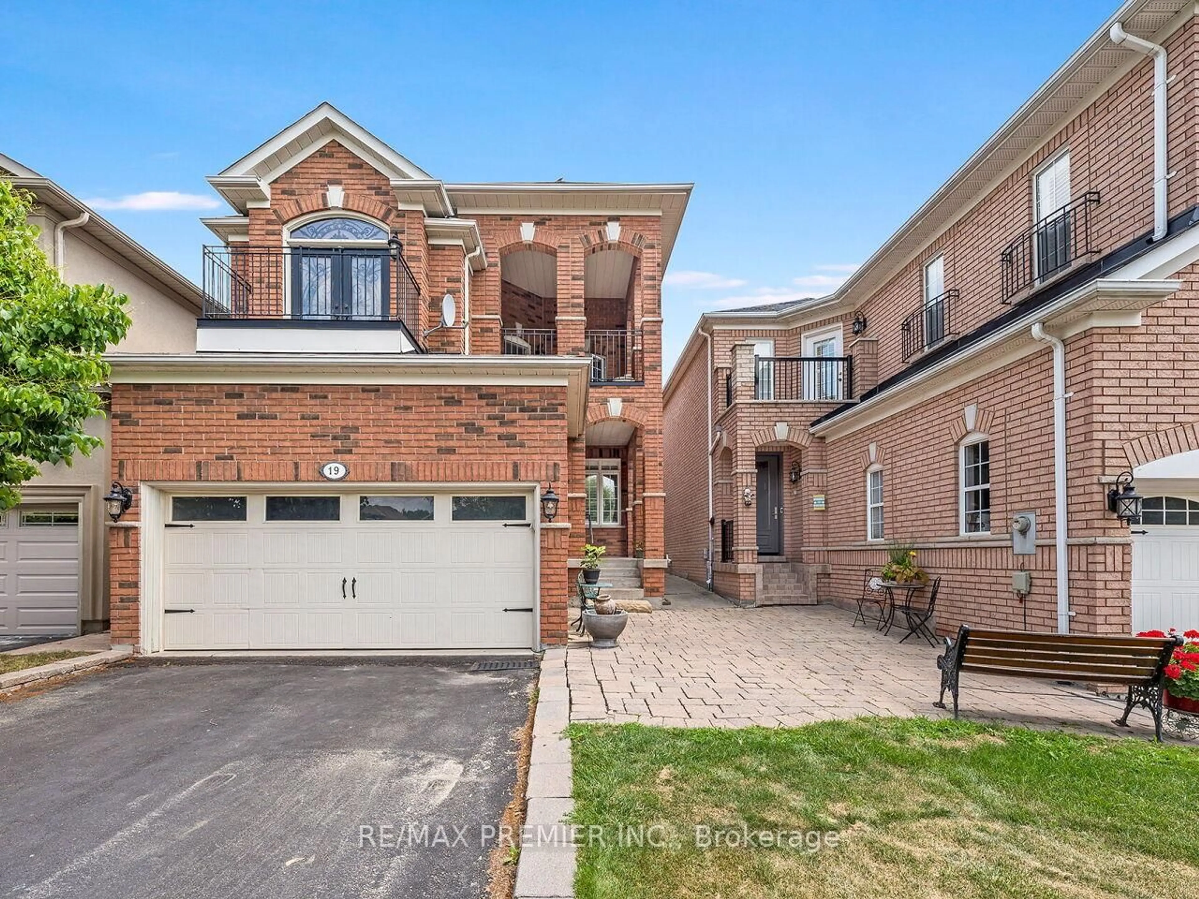 Home with brick exterior material, street for 19 Medley Crt, Vaughan Ontario L6A 2R9