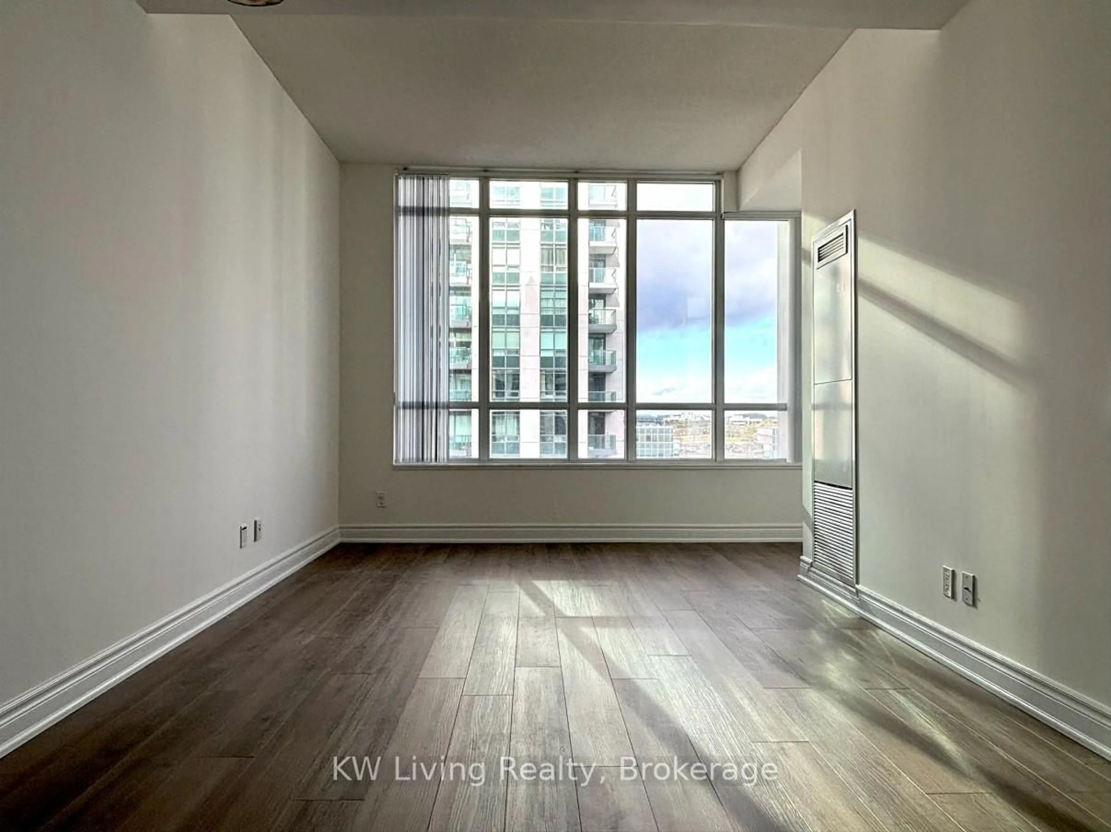 A pic of a room for 89 South Town Centre Blvd #910, Markham Ontario L6G 0E8