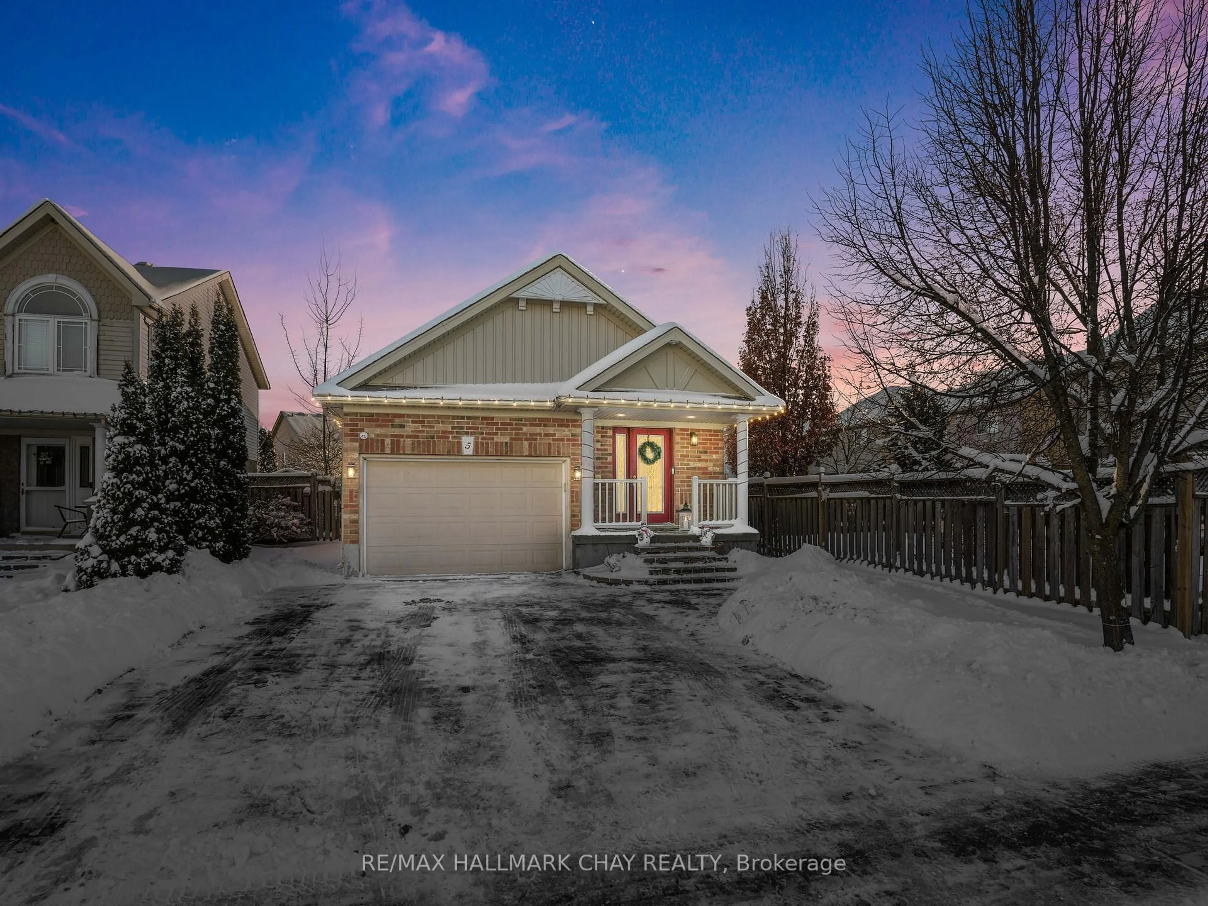 A pic from outside/outdoor area/front of a property/back of a property/a pic from drone, street for 5 Shephard Ave, New Tecumseth Ontario L9R 2E6