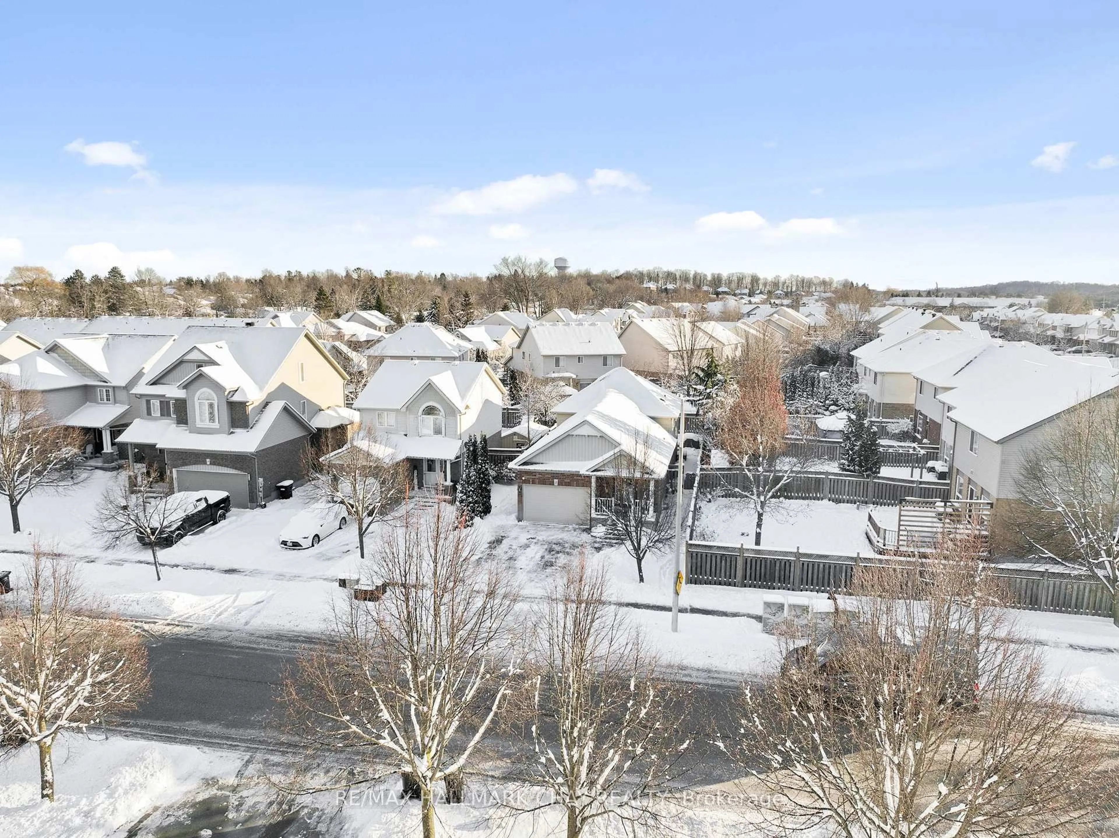 A pic from outside/outdoor area/front of a property/back of a property/a pic from drone, city buildings view from balcony for 5 Shephard Ave, New Tecumseth Ontario L9R 2E6