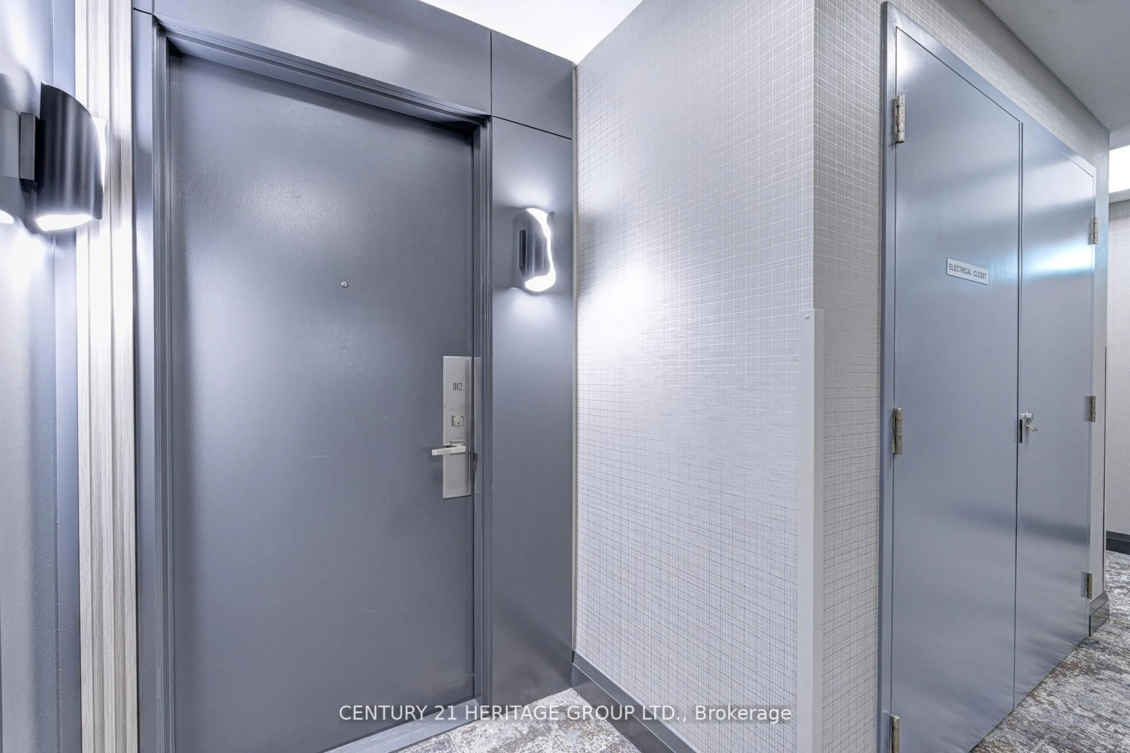 Indoor foyer for 7171 Yonge St #1112, Markham Ontario L3T 0C5