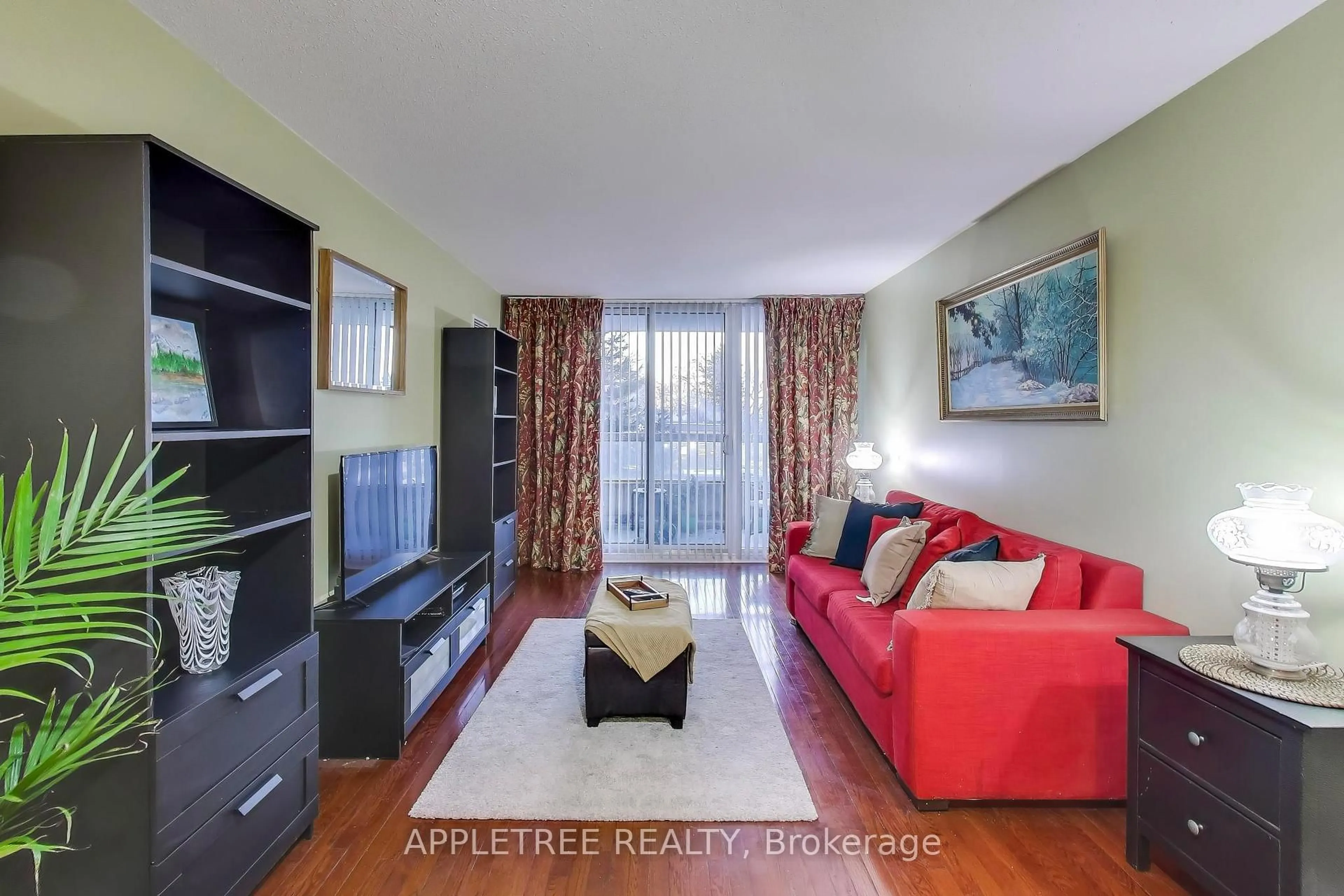 Living room with furniture, wood/laminate floor for 9 Northern Heights Dr #209, Richmond Hill Ontario L4B 4M5