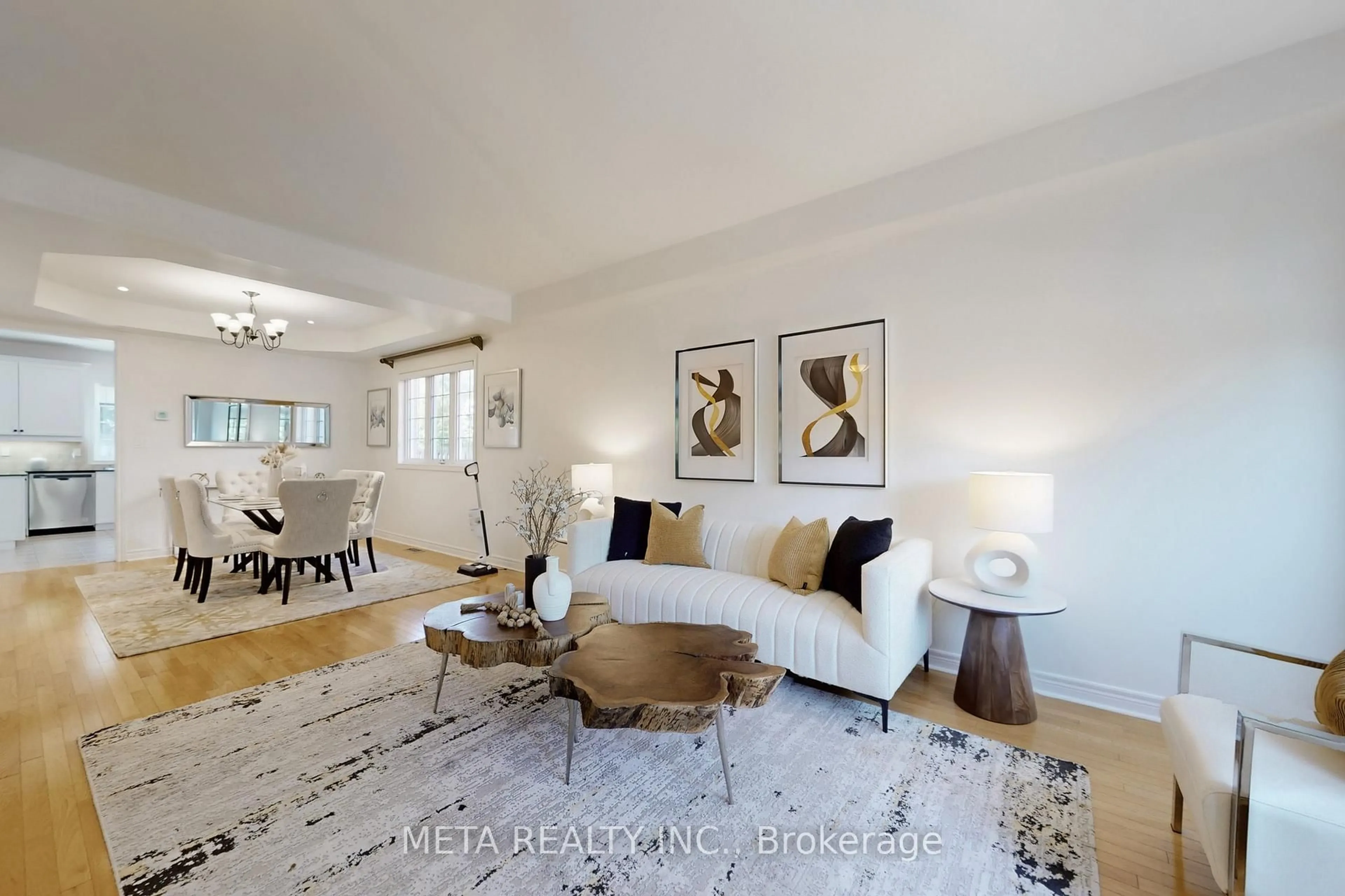 Living room with furniture, unknown for 188 Willis Dr, Aurora Ontario L4G 7M2