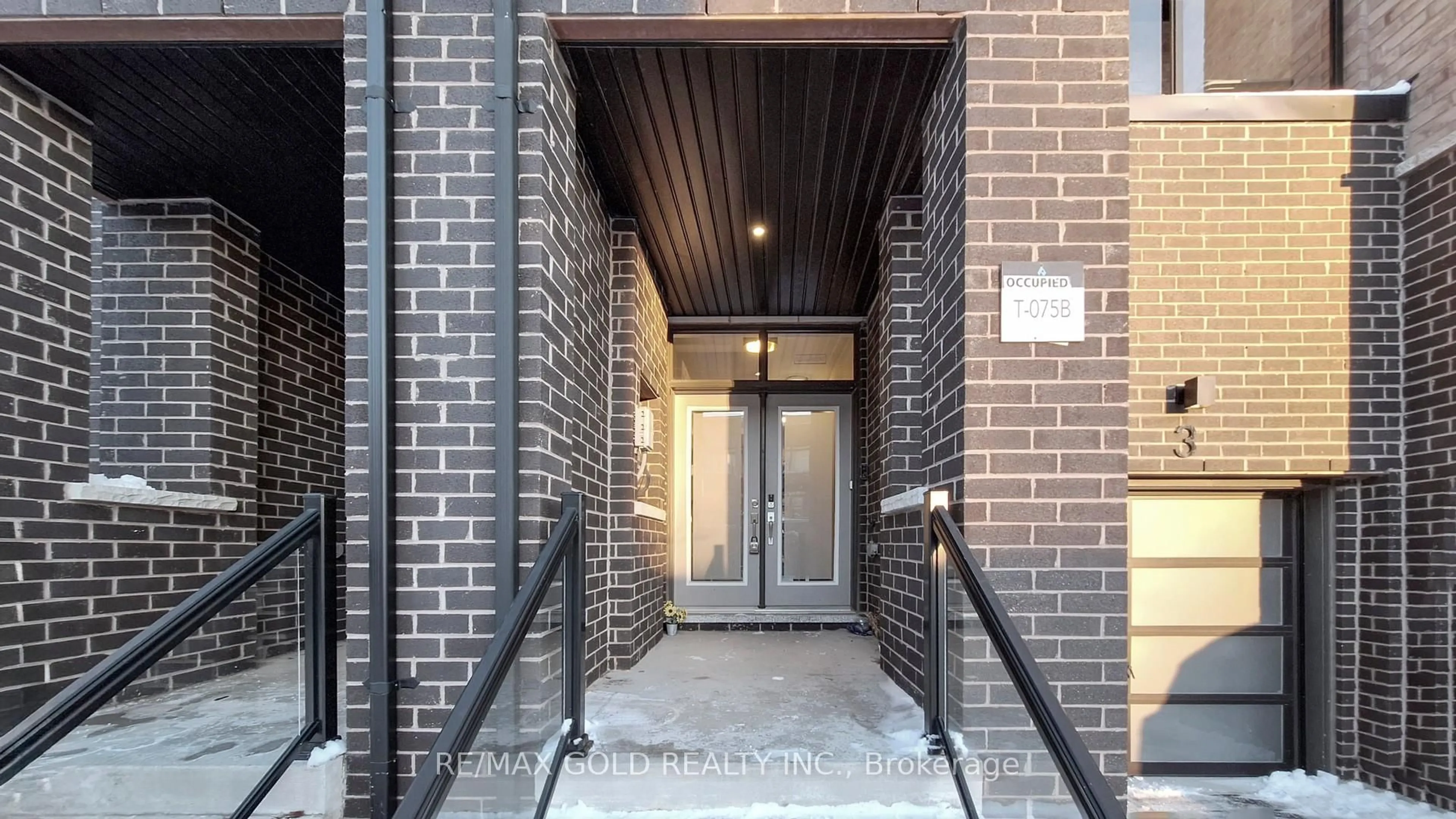 Indoor foyer for 3 Glenngarry Cres, Vaughan Ontario L6A 4Z4