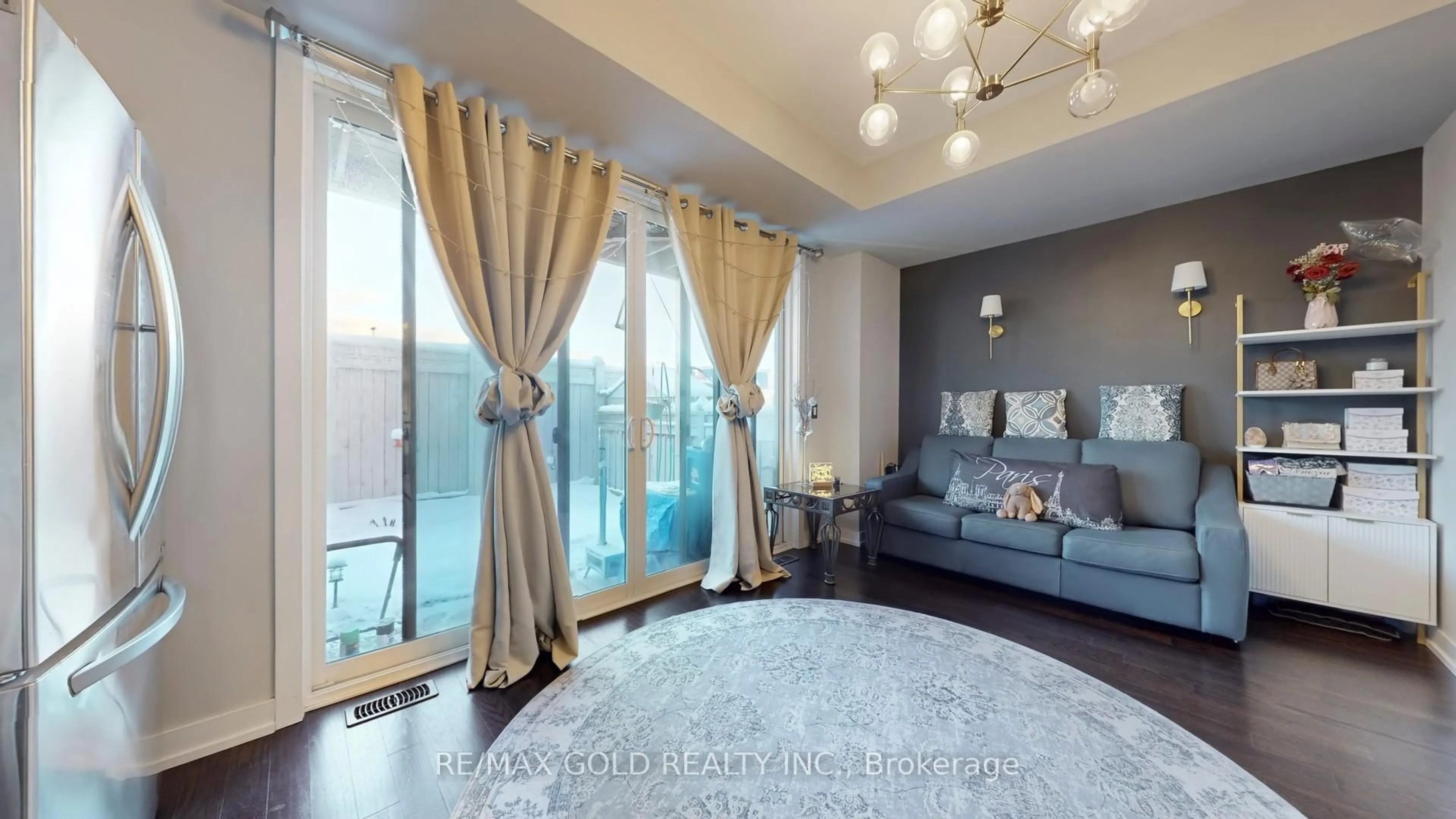 Living room with furniture, unknown for 3 Glenngarry Cres, Vaughan Ontario L6A 4Z4