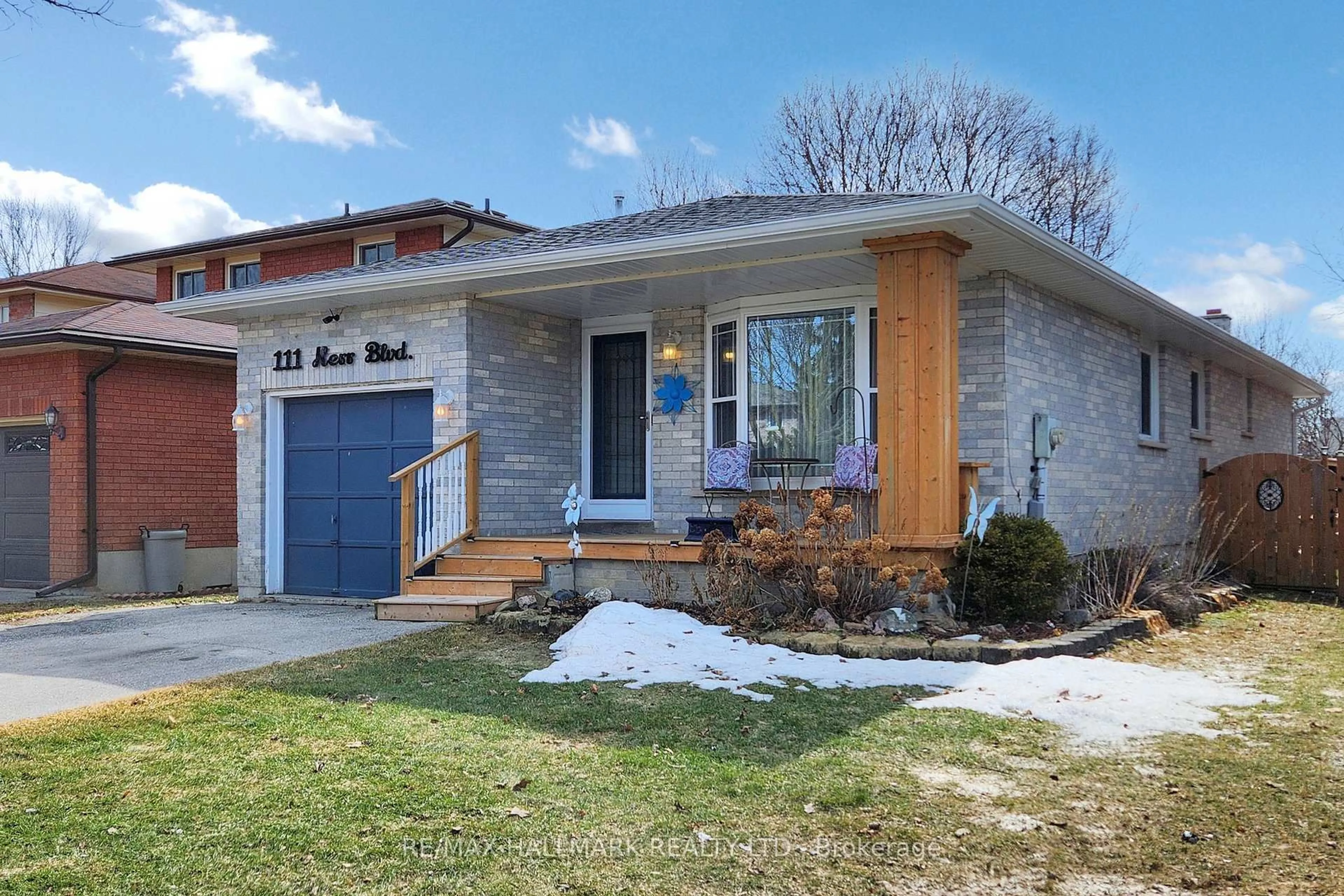 Home with brick exterior material, street for 111 Kerr Blvd, New Tecumseth Ontario L9R 1C6