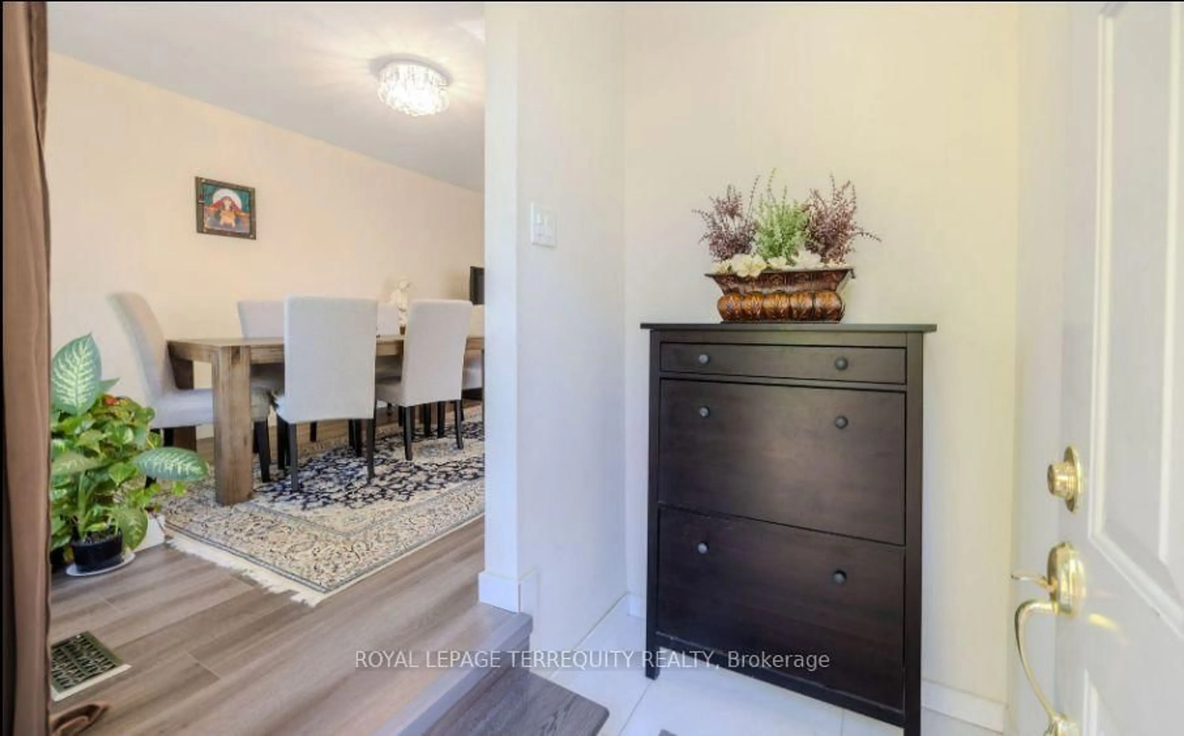 Dining room, unknown for 25 Bailey Cres, Aurora Ontario L4G 2B2