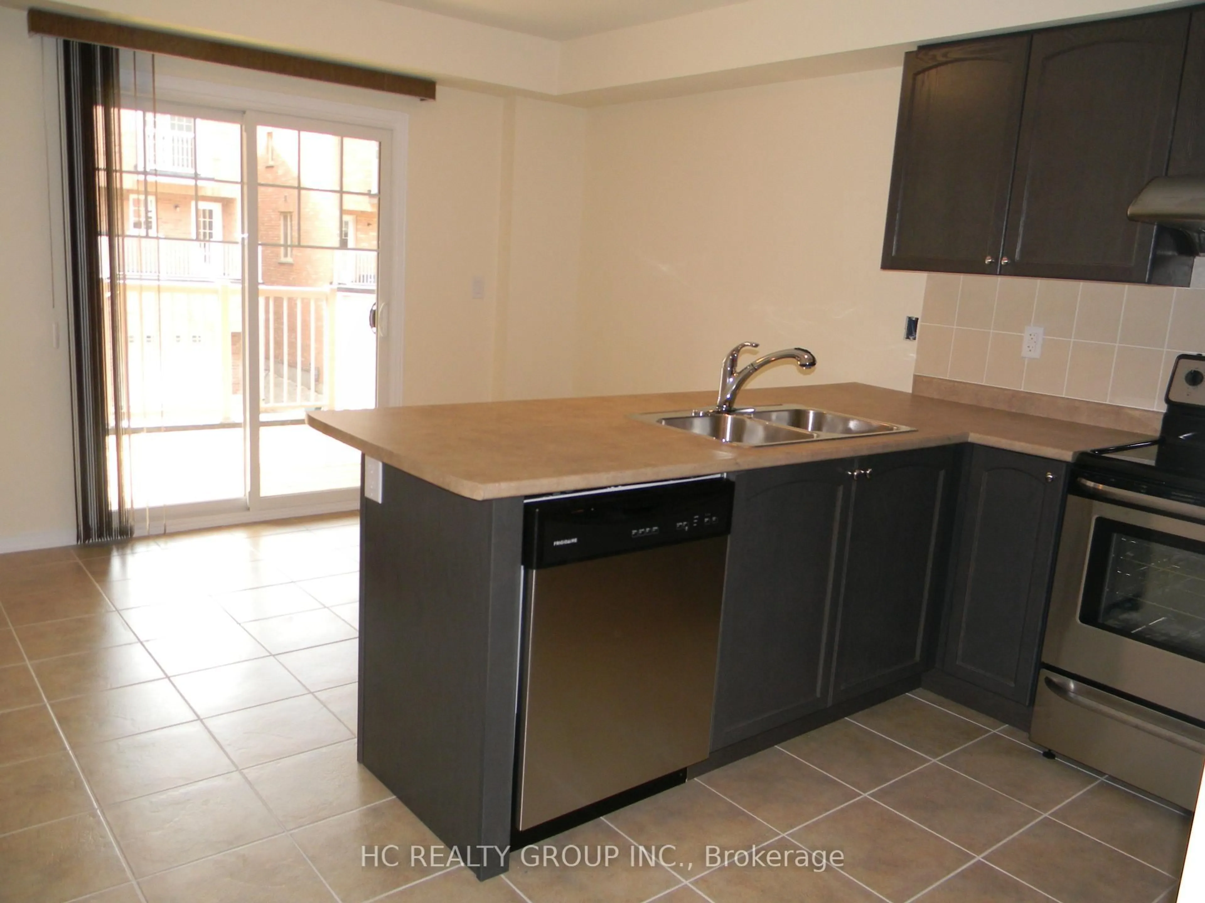 Standard kitchen, ceramic/tile floor for 5259 Major Mackenzie Dr, Markham Ontario L6C 0N3