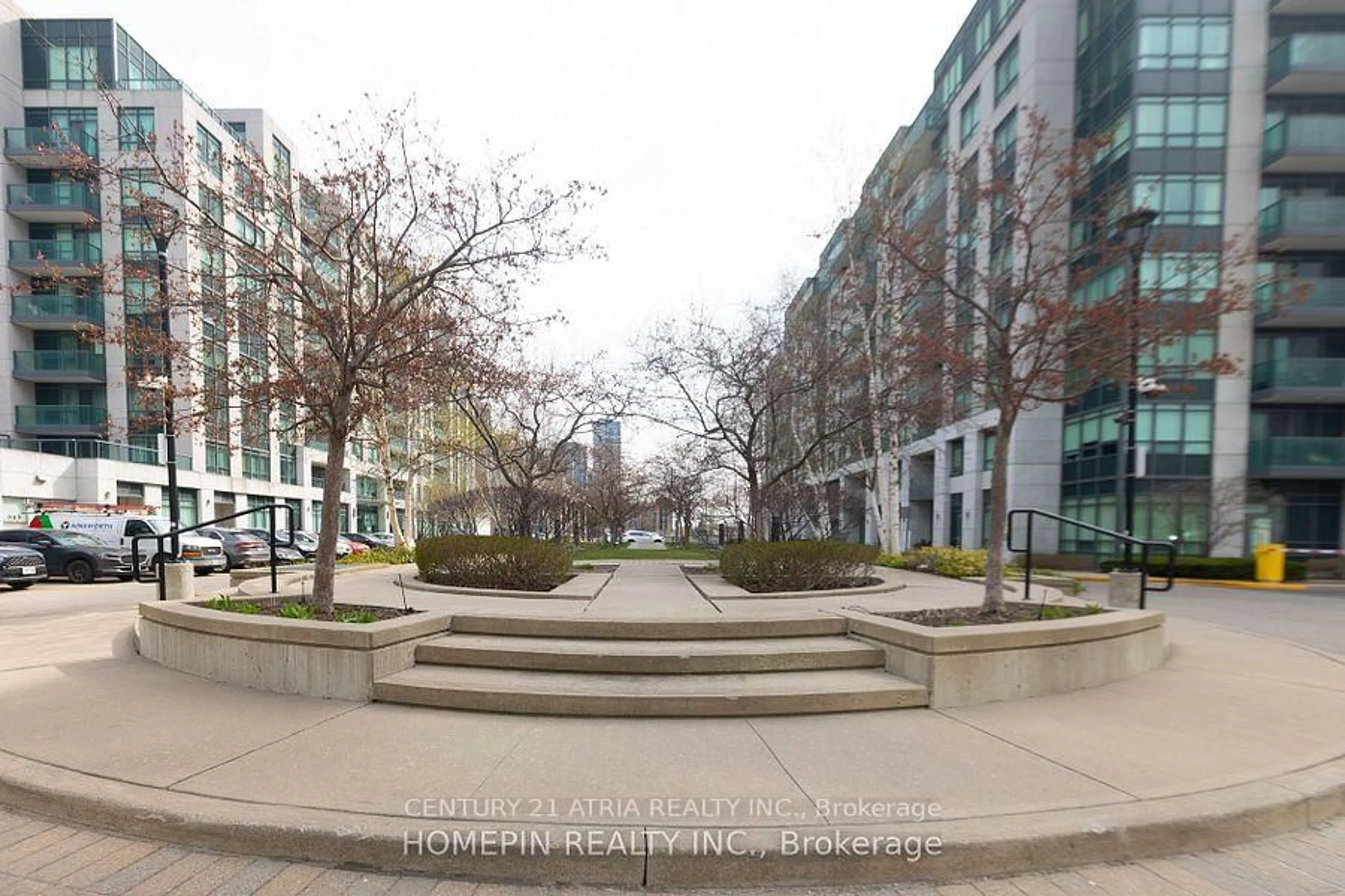 Patio, street for 55 South Town Centre Blvd #818, Markham Ontario L6G 0B1