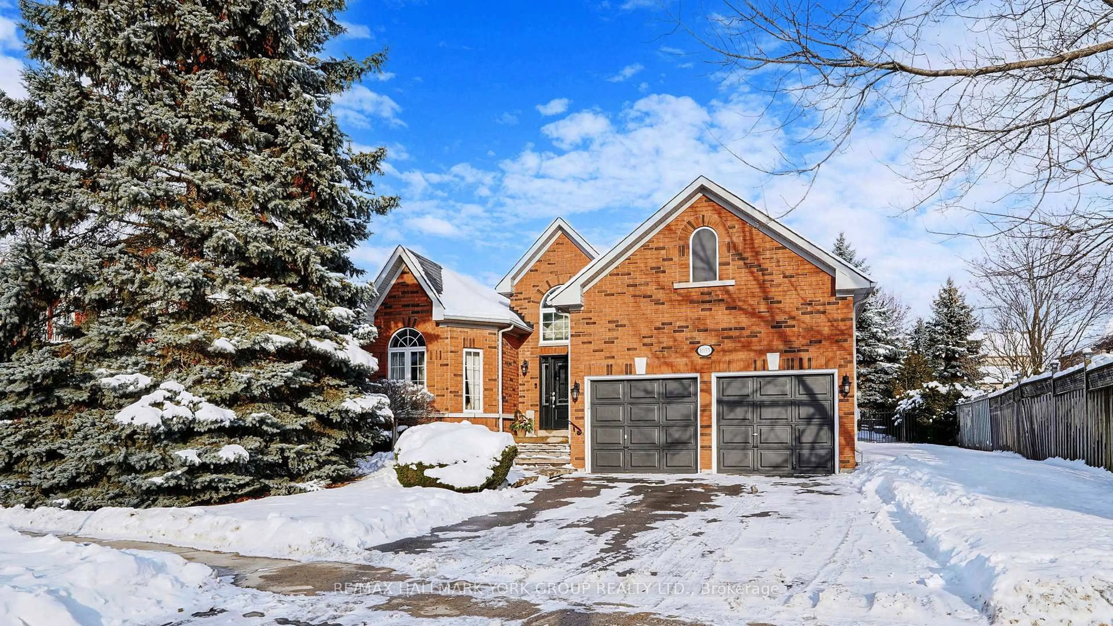Home with brick exterior material, street for 1035 Northern Prospect Cres, Newmarket Ontario L3X 1N7