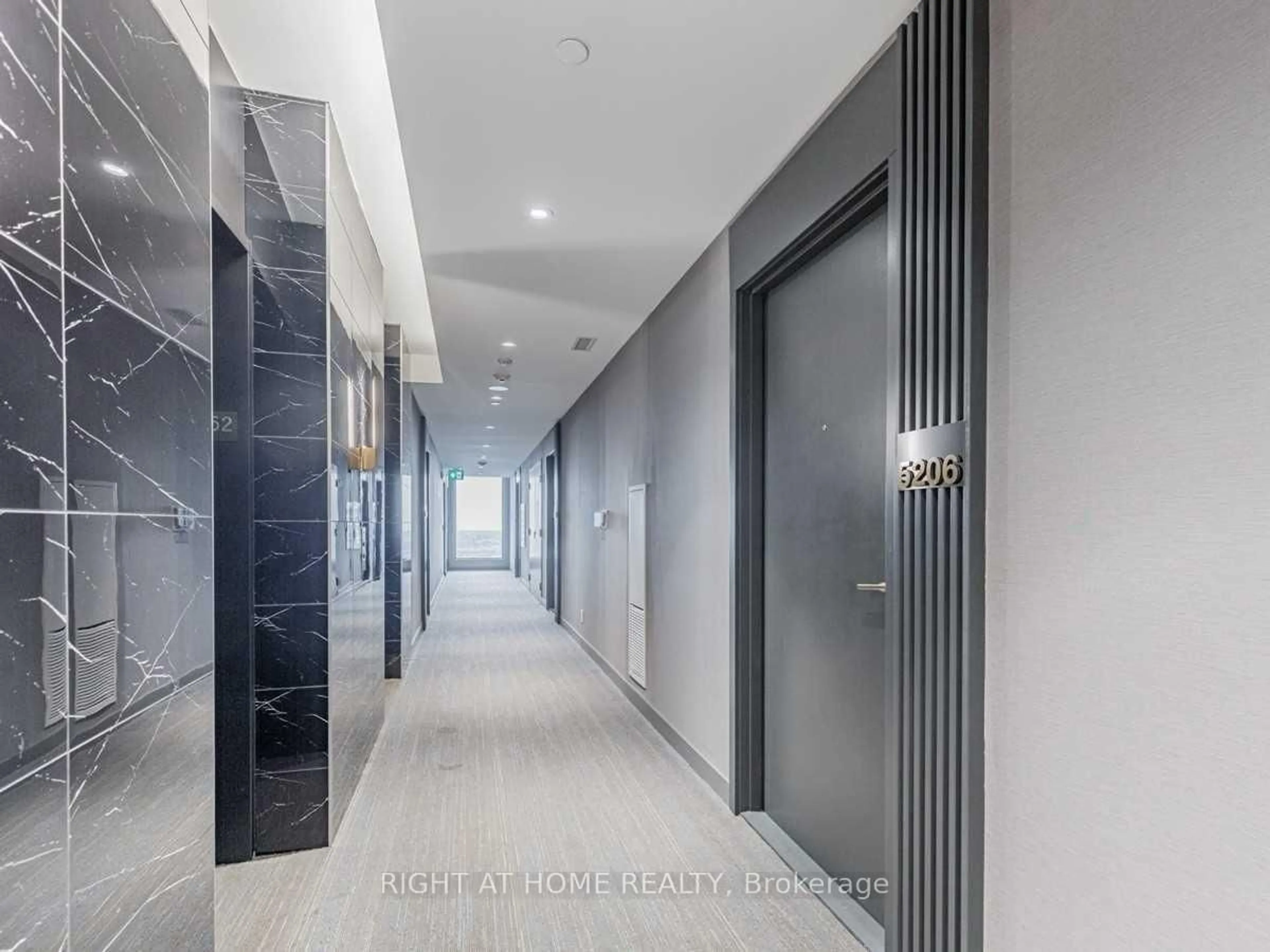 Indoor foyer for 5 Buttermill Ave #5206, Vaughan Ontario L4K 0J5