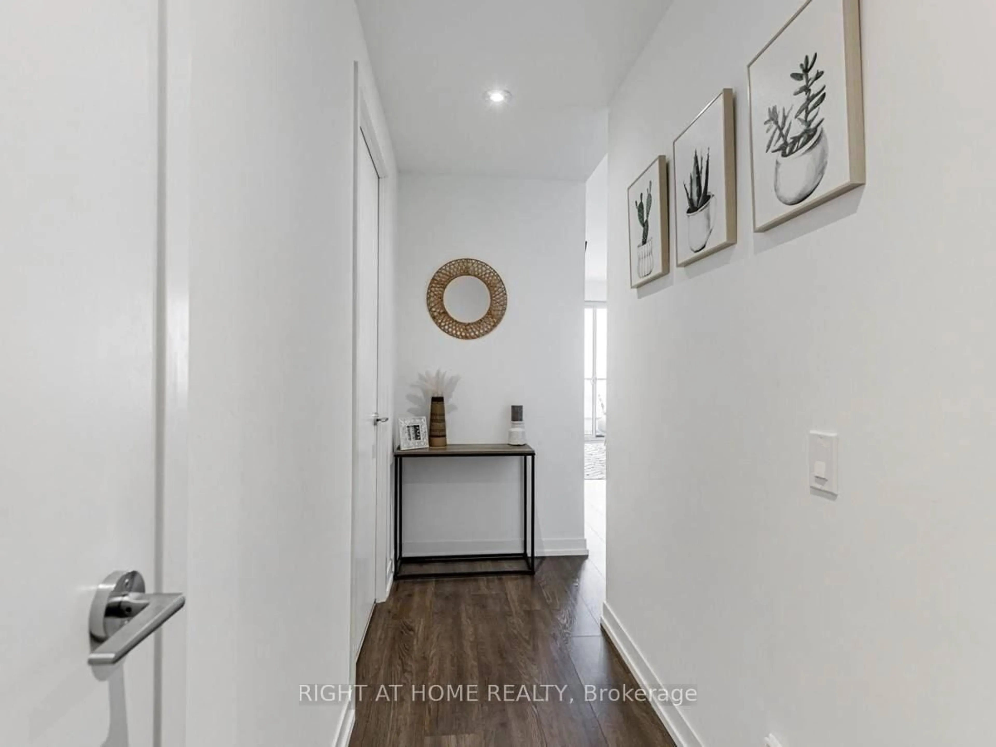 Indoor entryway for 5 Buttermill Ave #5206, Vaughan Ontario L4K 0J5