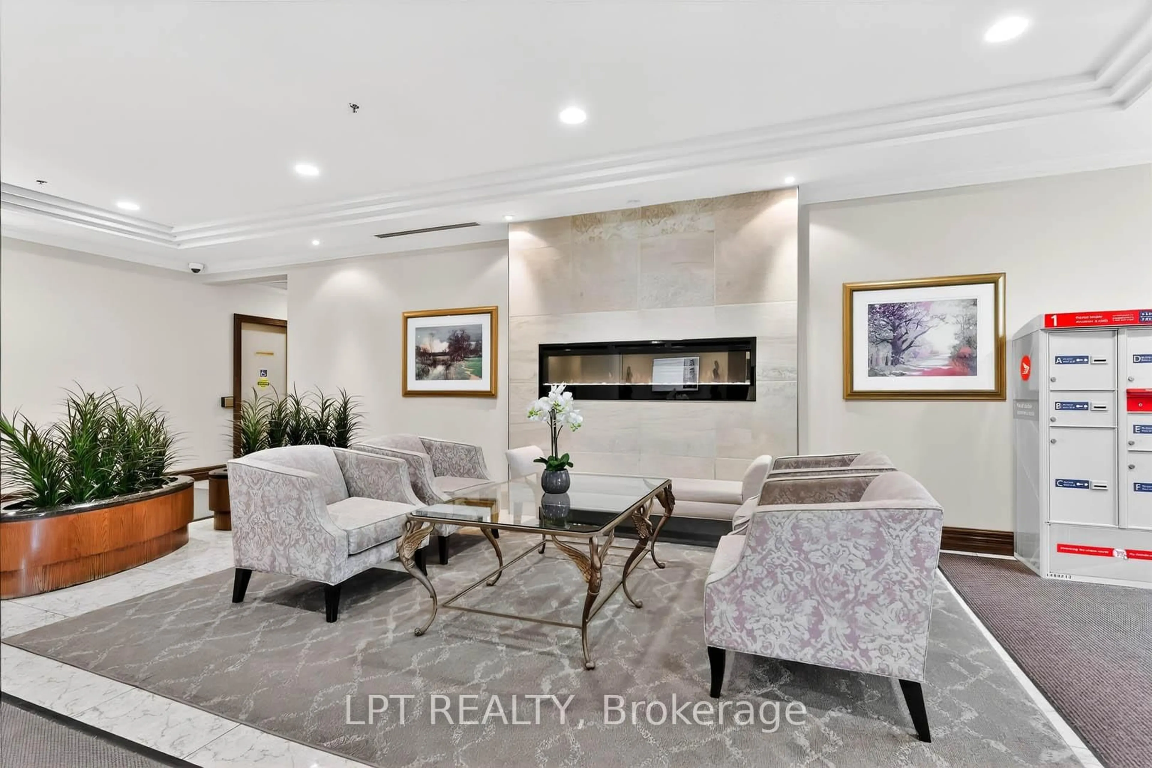 Lobby for 51 Baffin Crt #Ph06, Richmond Hill Ontario L4B 4P6