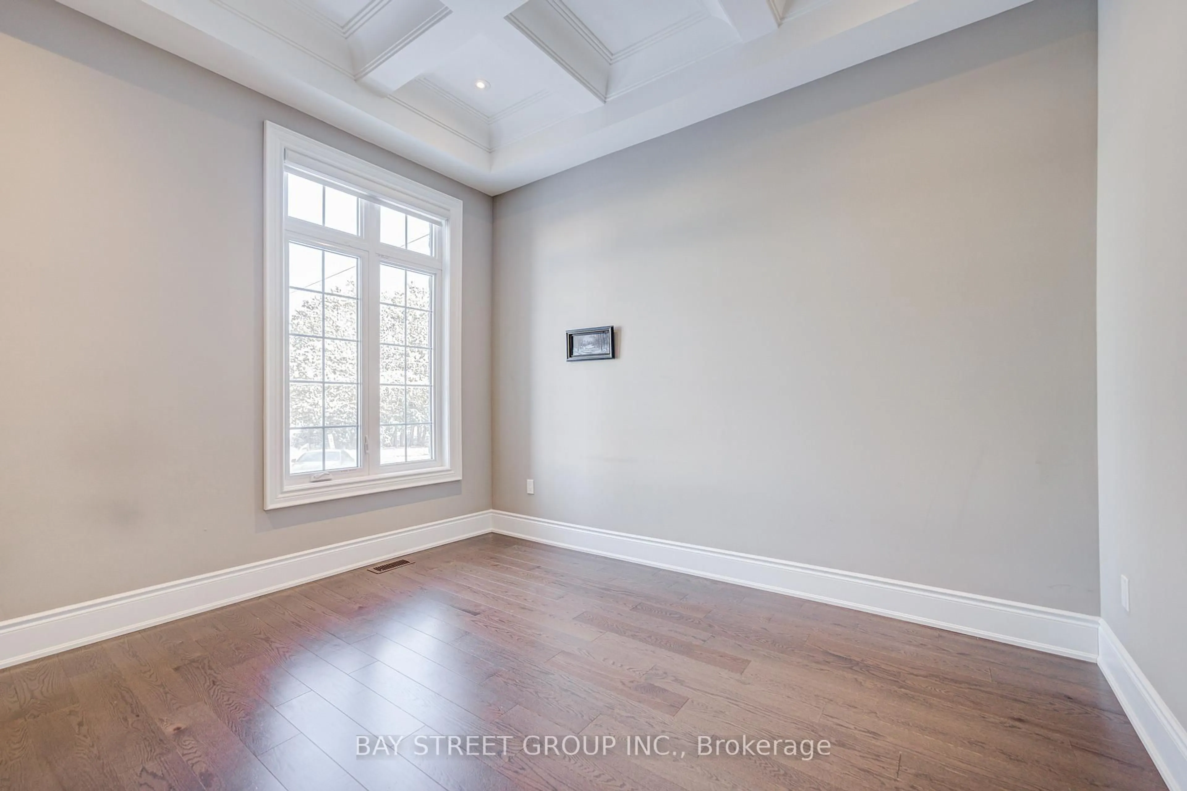 A pic of a room for 75 Douglas Rd, Richmond Hill Ontario L4E 3H1