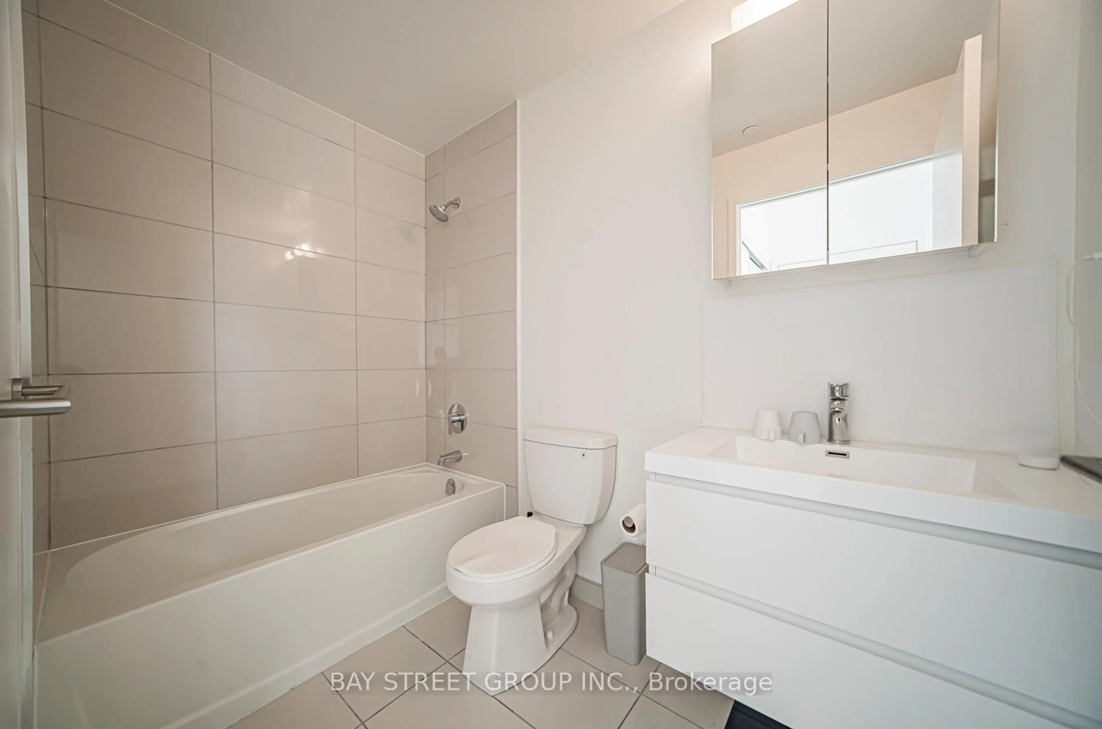 Standard bathroom, ceramic/tile floor for 292 Verdale Crossing #804, Markham Ontario L6G 1B3