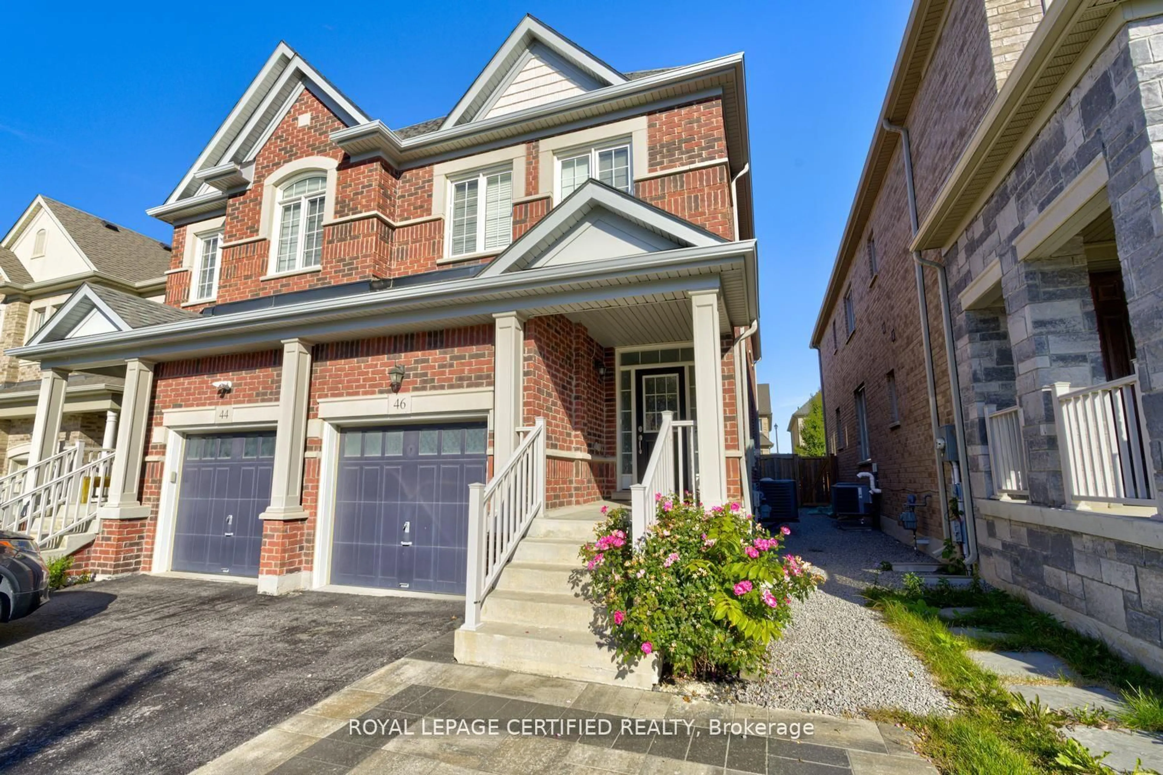 Home with brick exterior material, street for 46 Deer Pass Rd, East Gwillimbury Ontario L9N 0L6