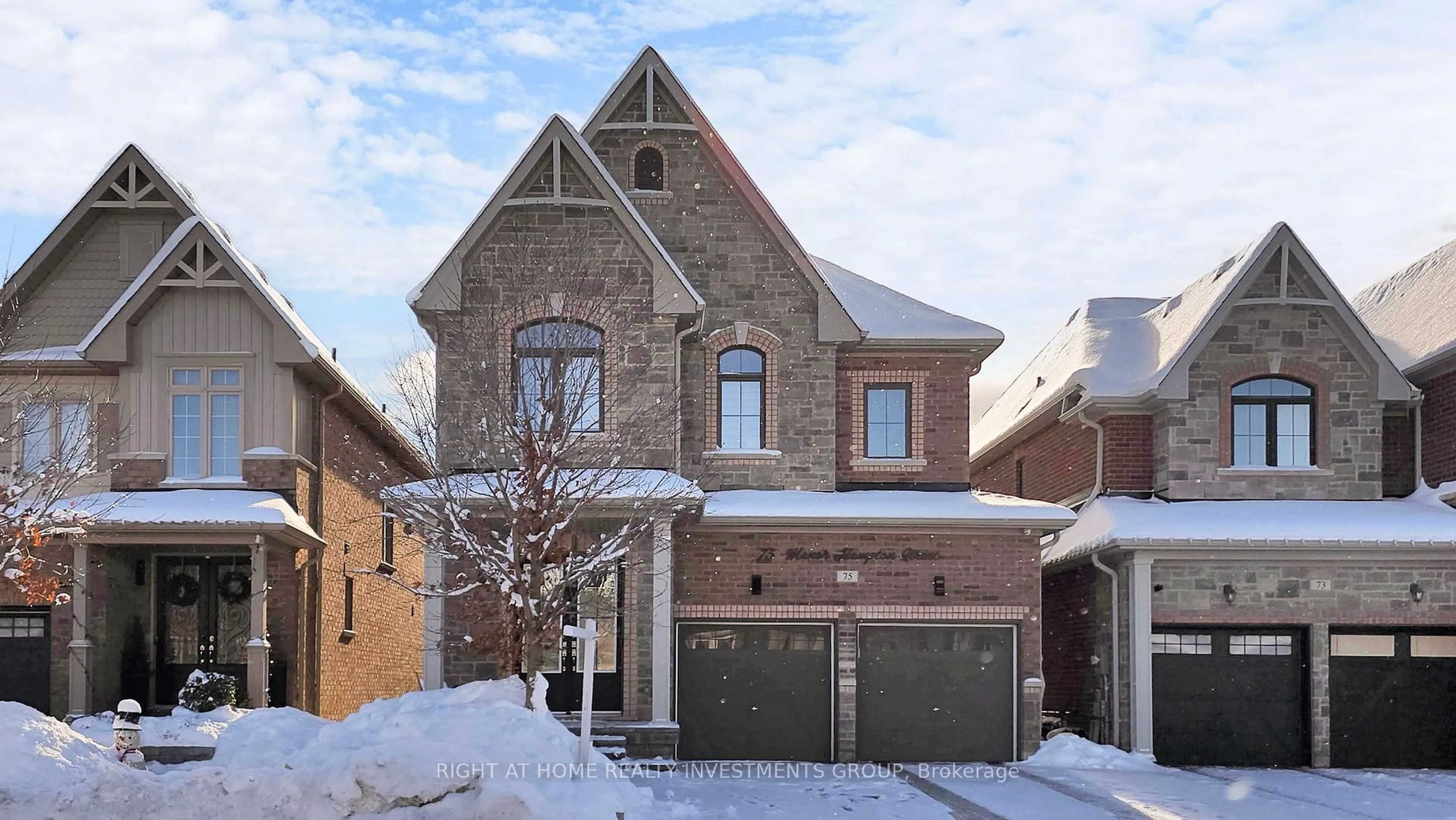 Home with brick exterior material, street for 75 Manor Hampton St, East Gwillimbury Ontario L9N 0P9