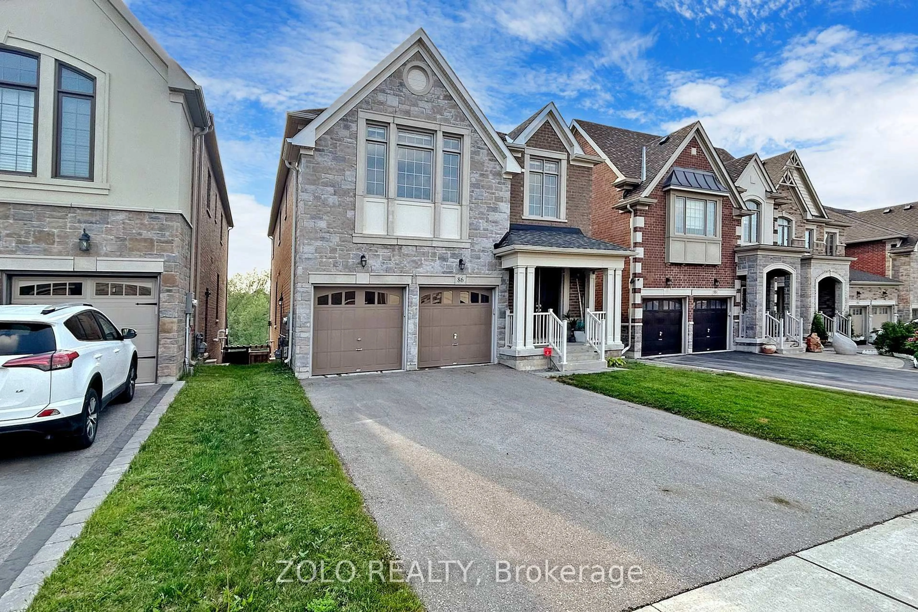 Home with brick exterior material, street for 86 Briarfield Ave, East Gwillimbury Ontario L9N 0P4
