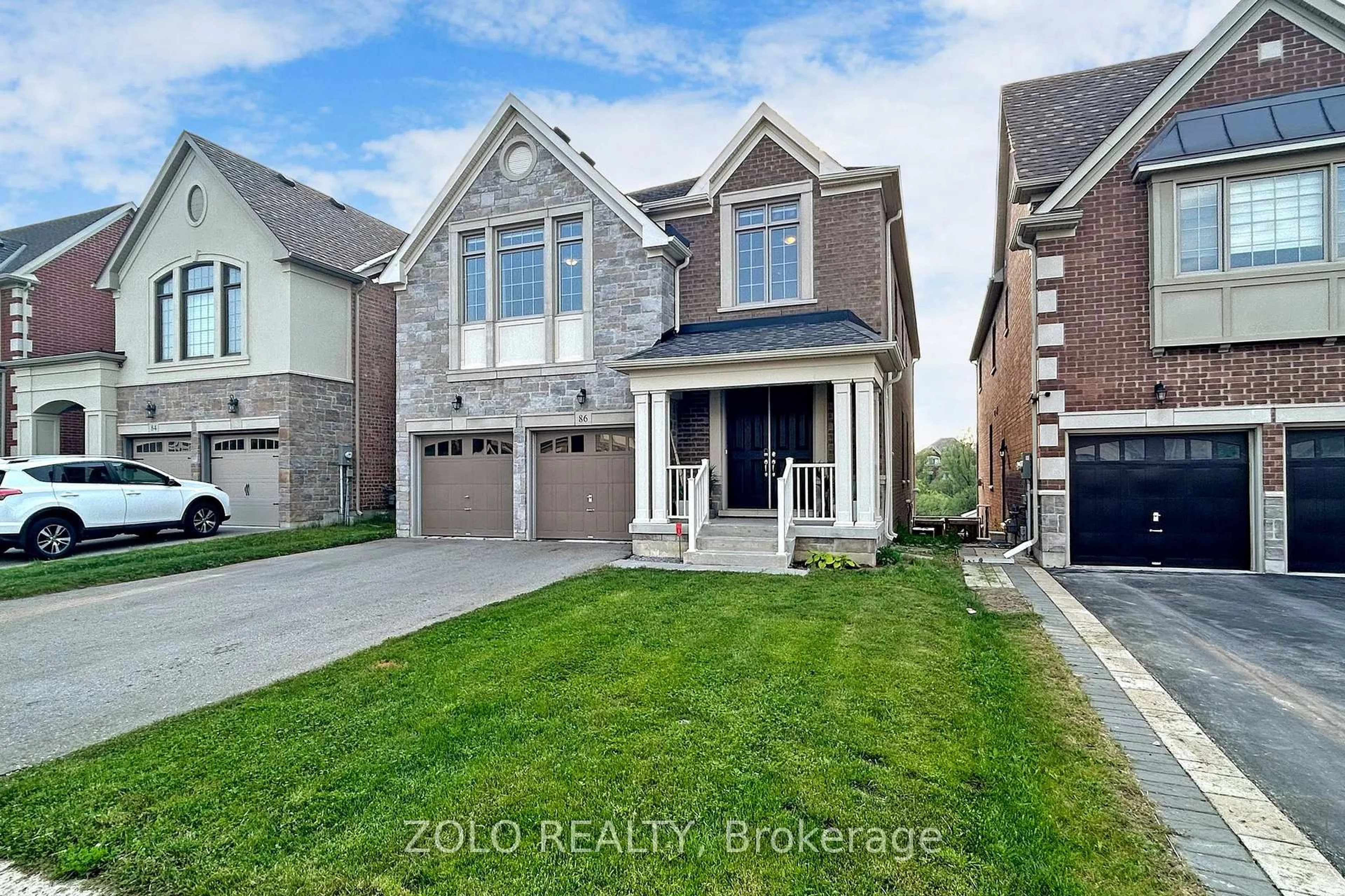 Home with brick exterior material, street for 86 Briarfield Ave, East Gwillimbury Ontario L9N 0P4