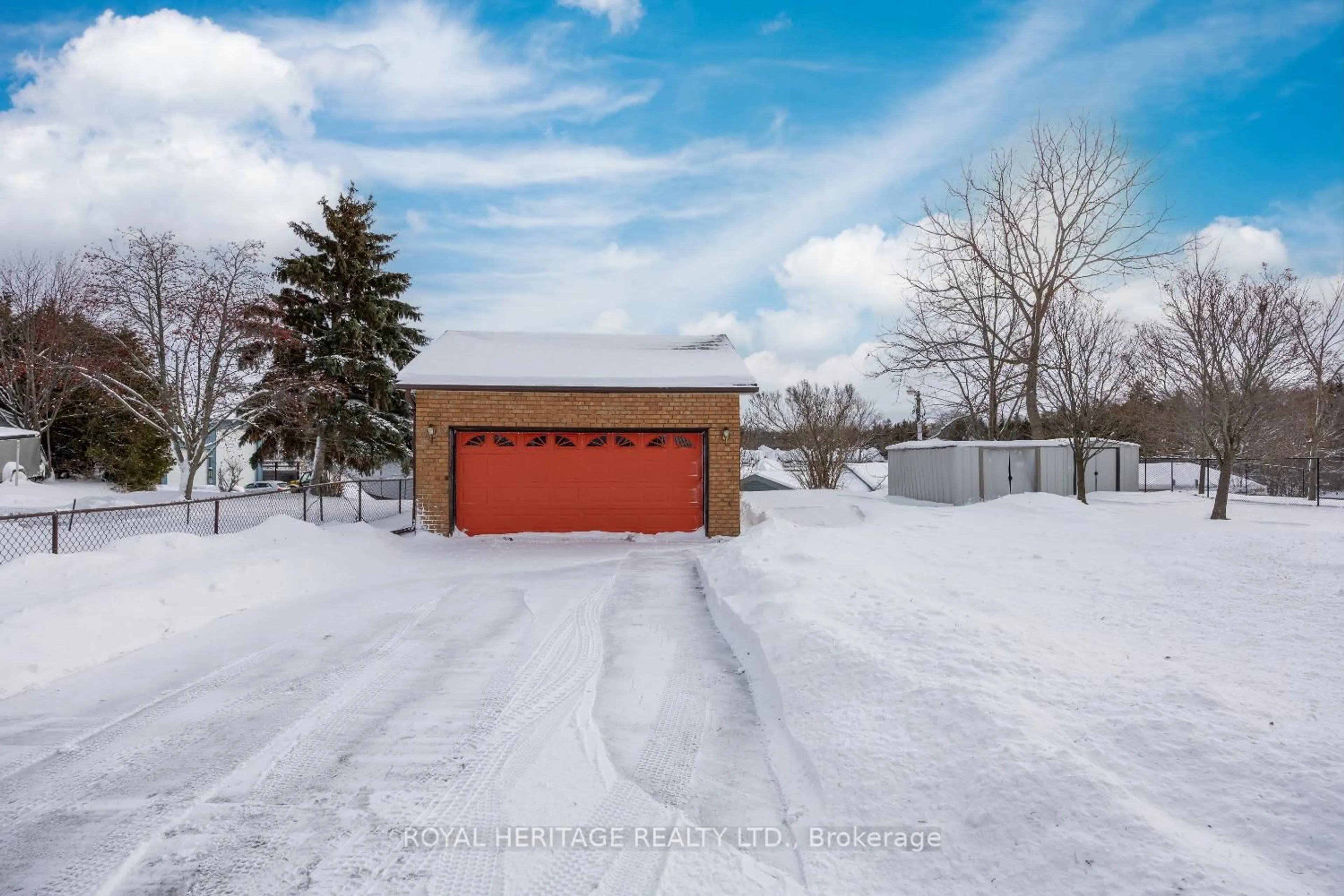 Indoor garage for 31 Wellington St, Brock Ontario L0K 1A0