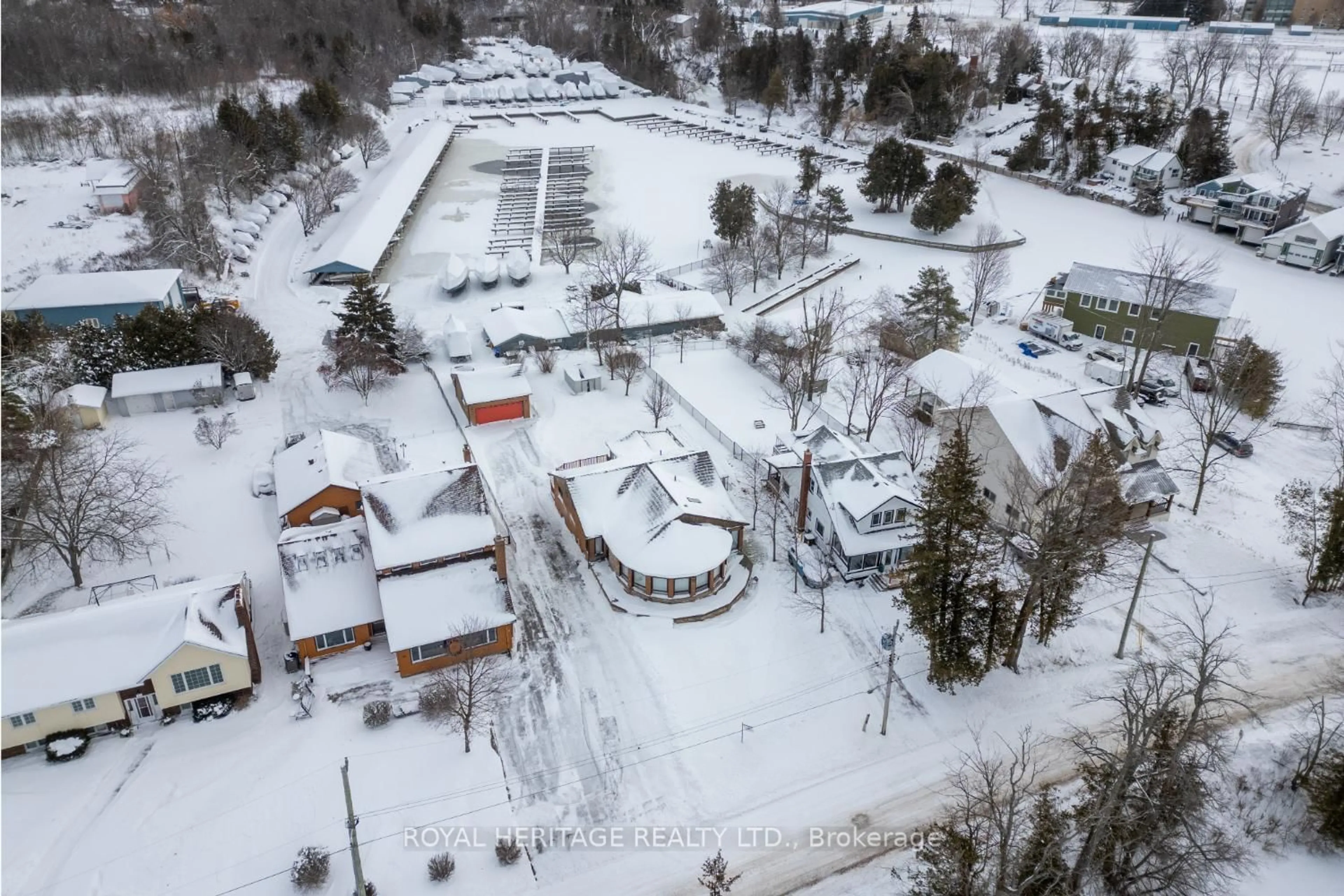 A pic from outside/outdoor area/front of a property/back of a property/a pic from drone, street for 31 Wellington St, Brock Ontario L0K 1A0