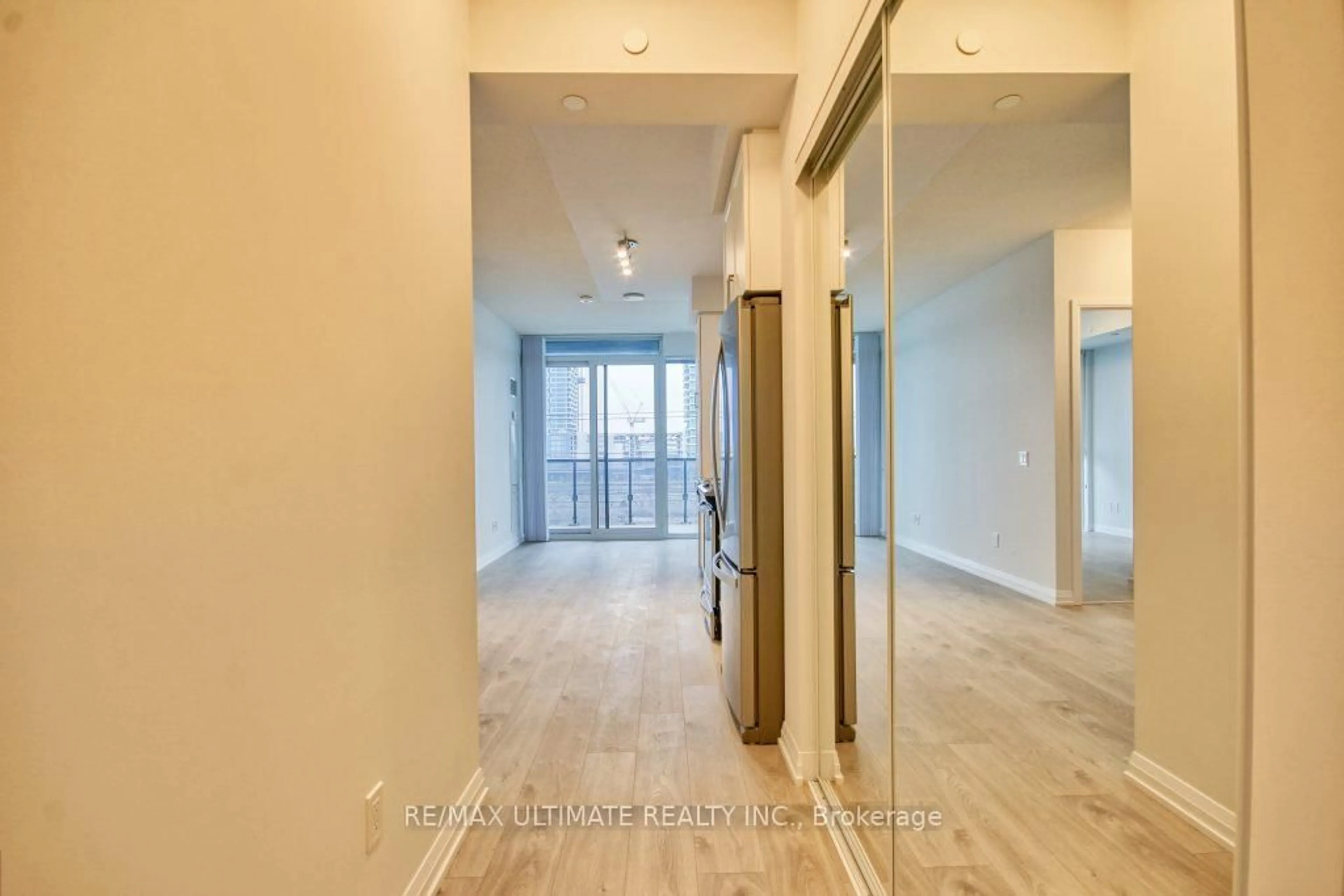 Indoor foyer for 7985 Jane St #310, Vaughan Ontario L4K 2M7