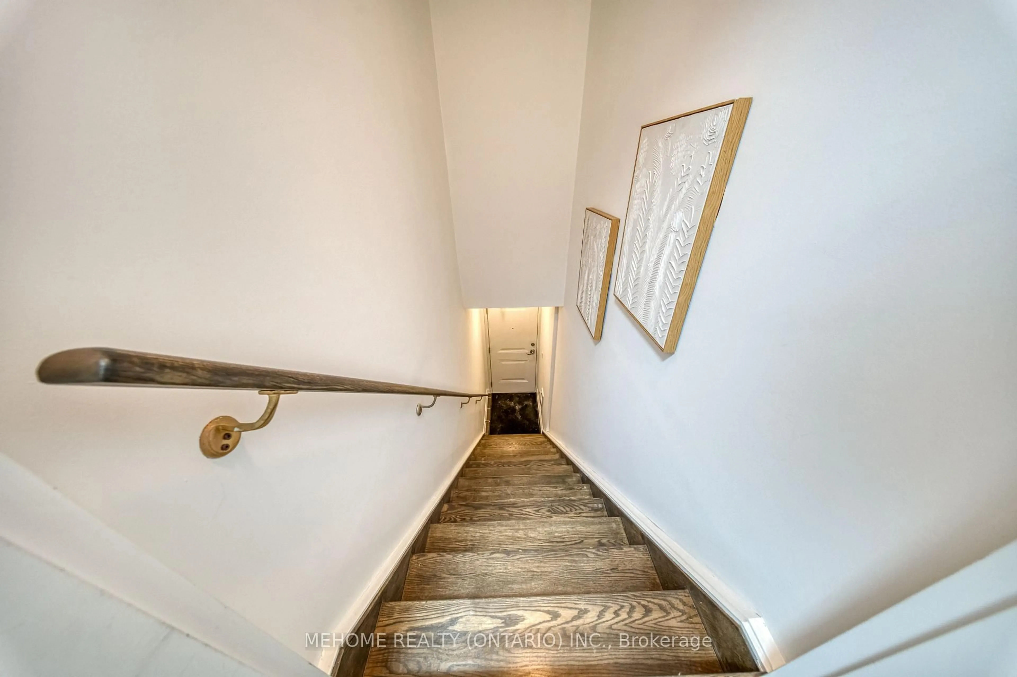 Stairs for 199 Pine Grove Rd #319, Vaughan Ontario L4L 0H8