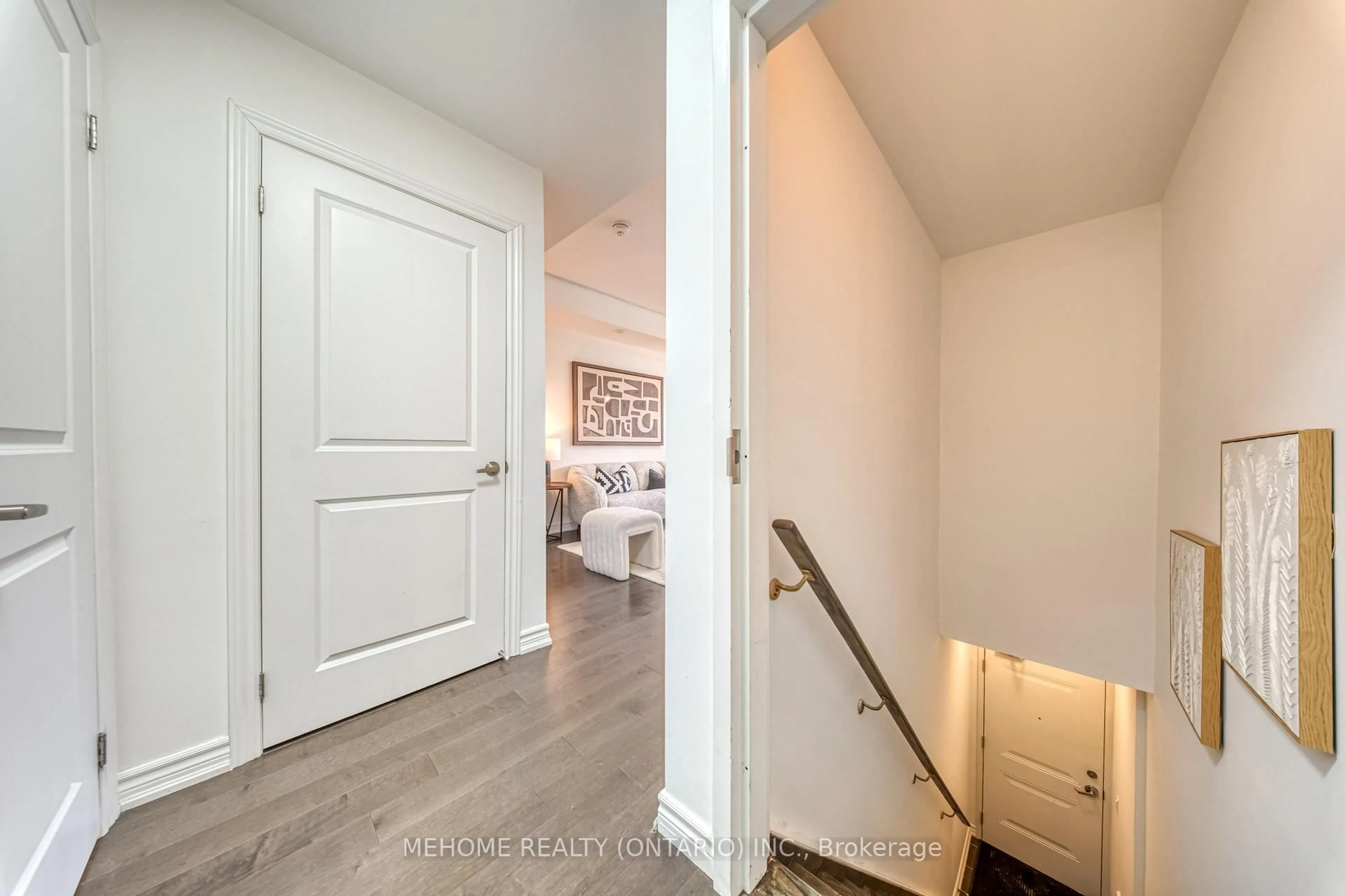 Indoor entryway for 199 Pine Grove Rd #319, Vaughan Ontario L4L 0H8
