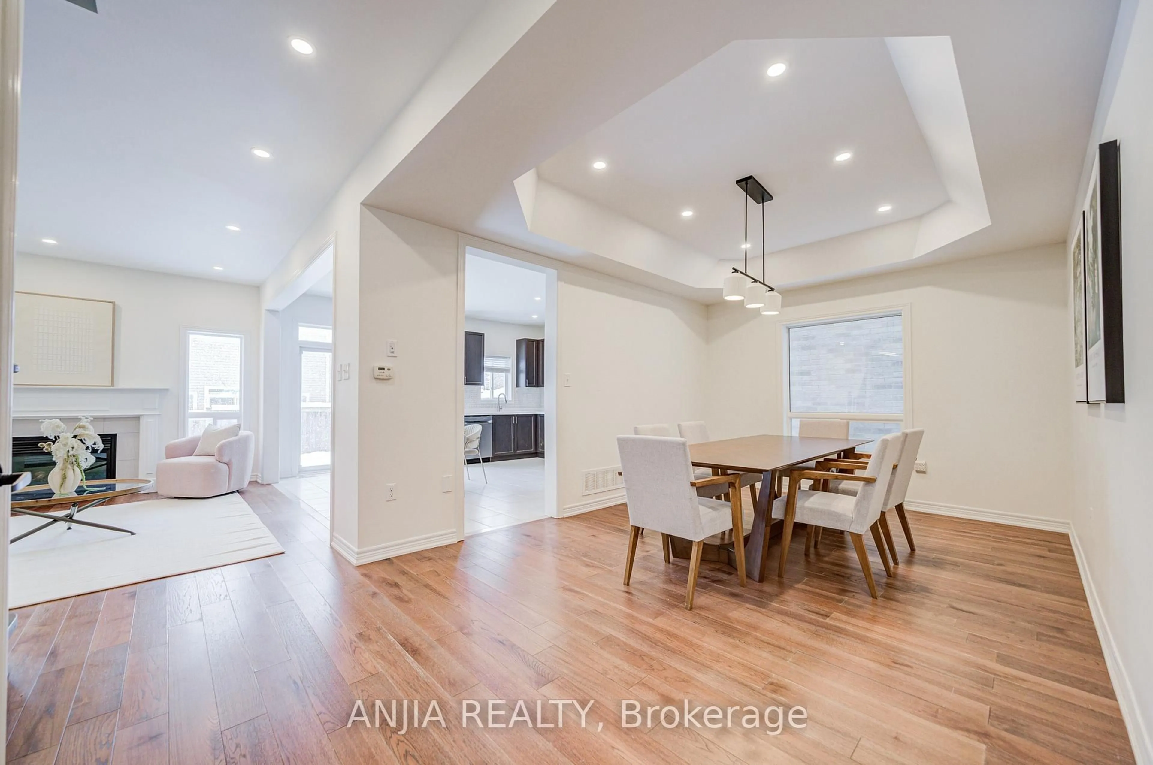 Open concept kitchen, unknown for 23 Grey Wing Ave, Georgina Ontario L4P 0B7