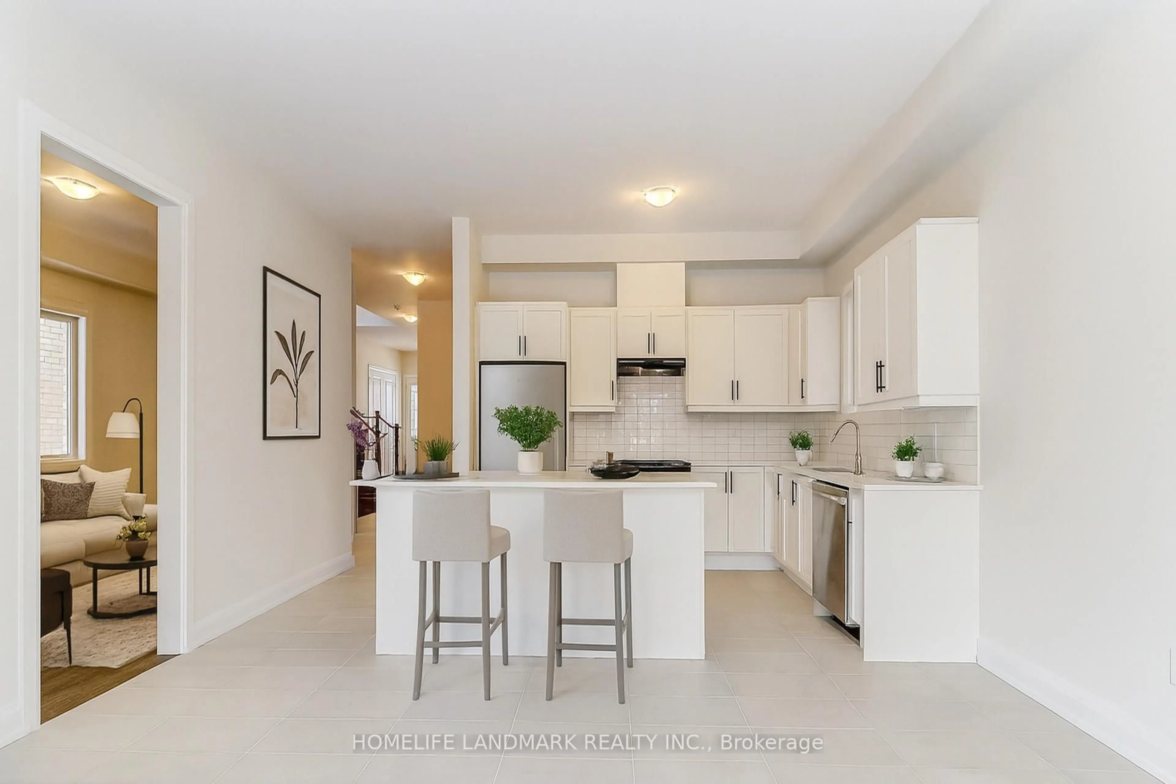 Open concept kitchen, ceramic/tile floor for 241 SEGUIN St, Richmond Hill Ontario L4E 2Y5