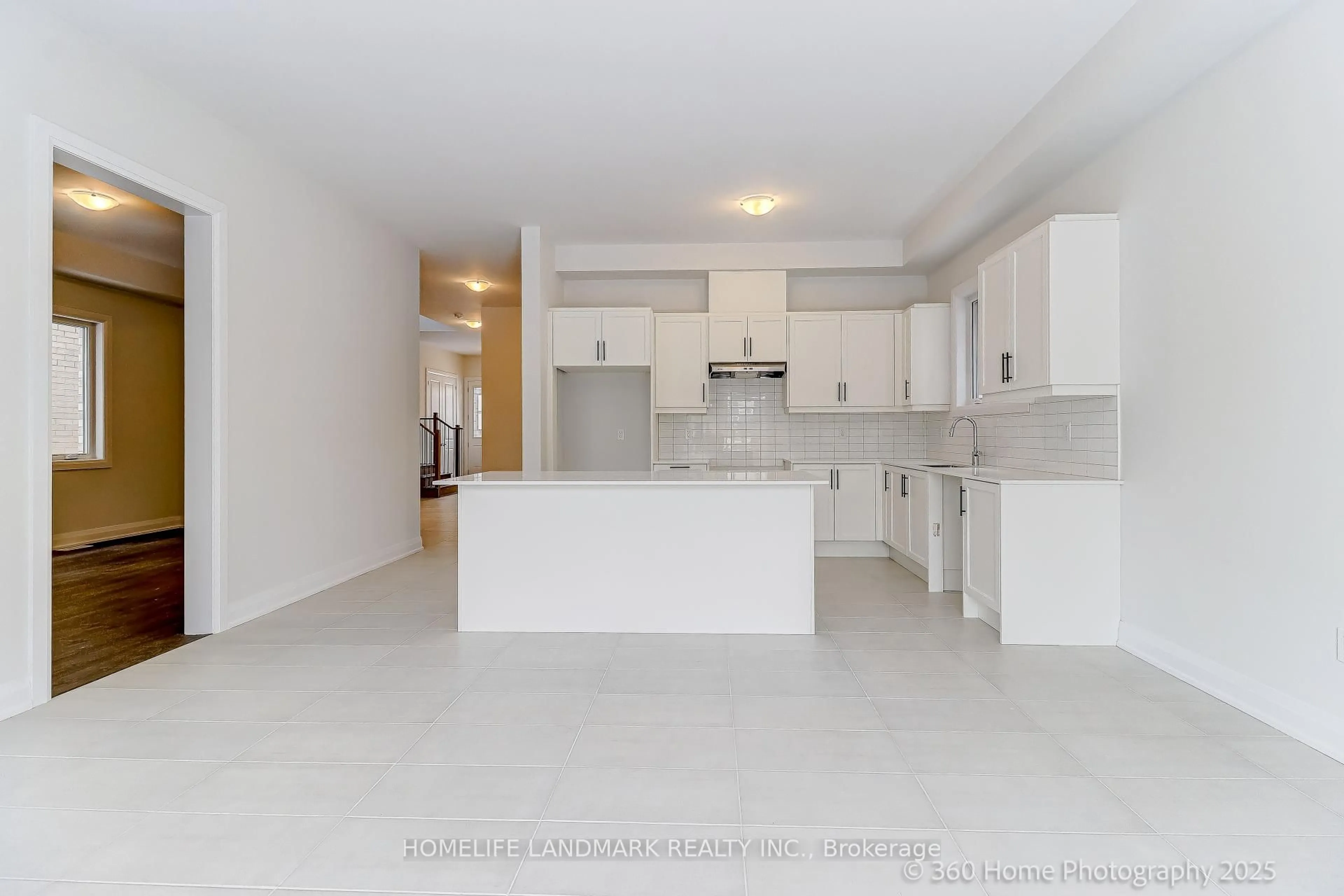 Open concept kitchen, ceramic/tile floor for 241 SEGUIN St, Richmond Hill Ontario L4E 2Y5