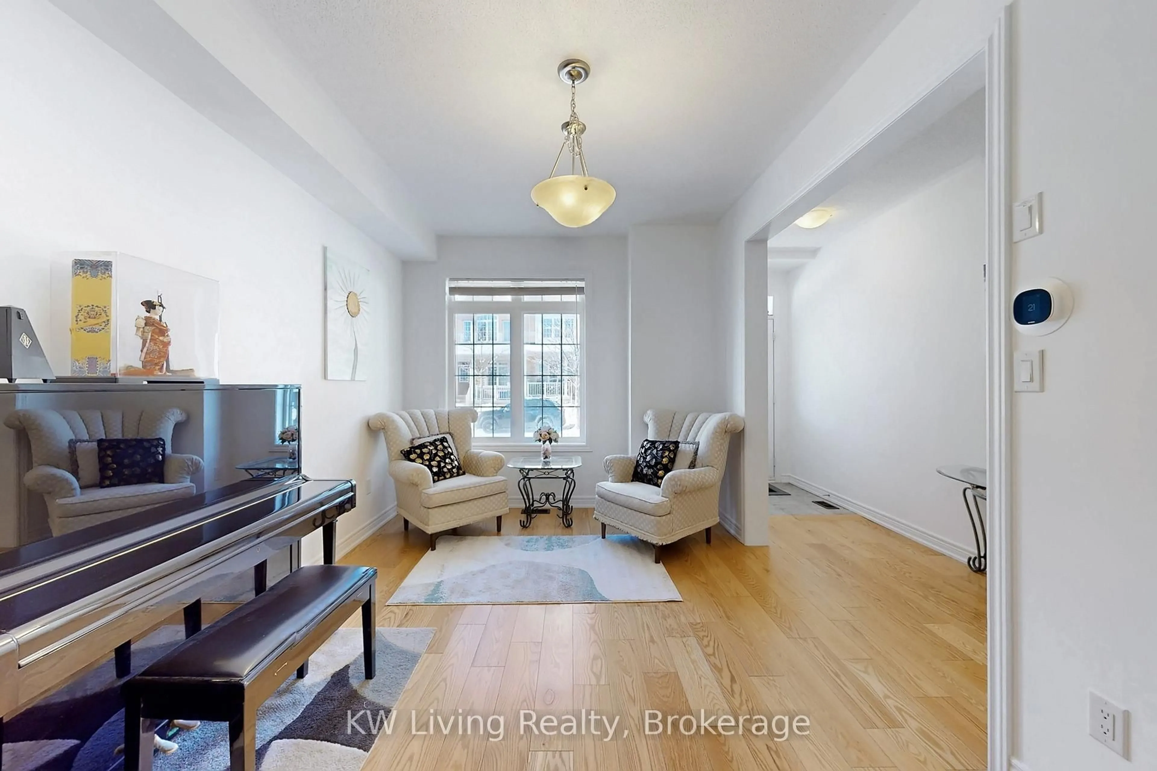 Living room with furniture, unknown for 19 Begonia St, Markham Ontario L6E 0N3