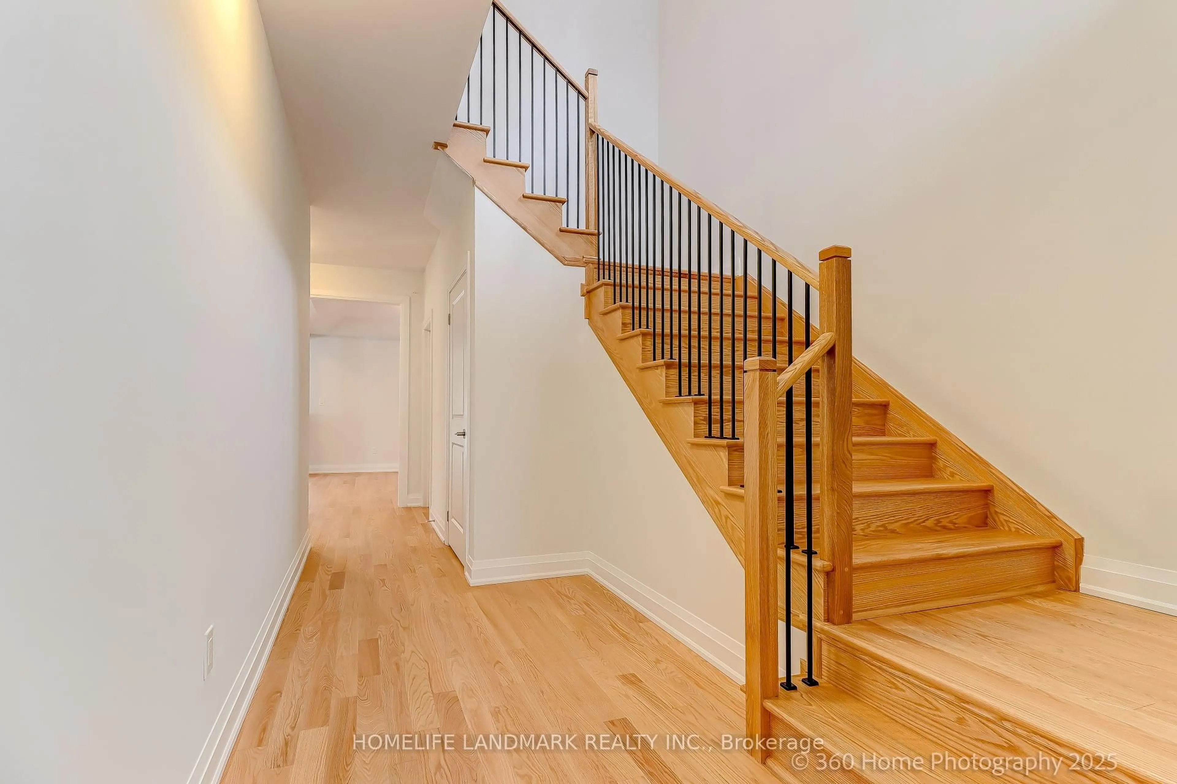 Stairs for 219 SEGUIN St, Richmond Hill Ontario L4E 2Y9