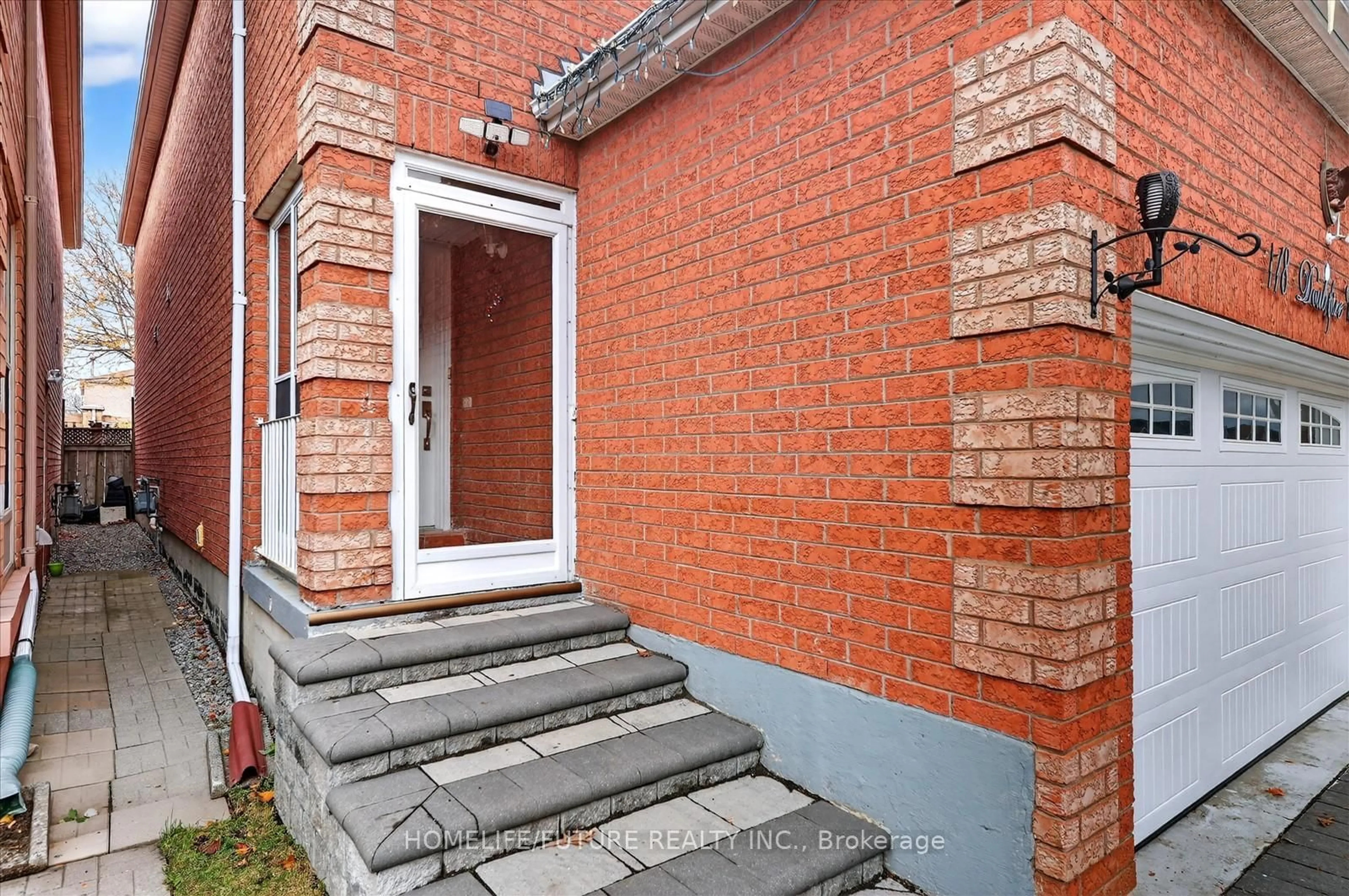 Home with brick exterior material, street for 118 Doubtfire Cres, Markham Ontario L3S 3V5