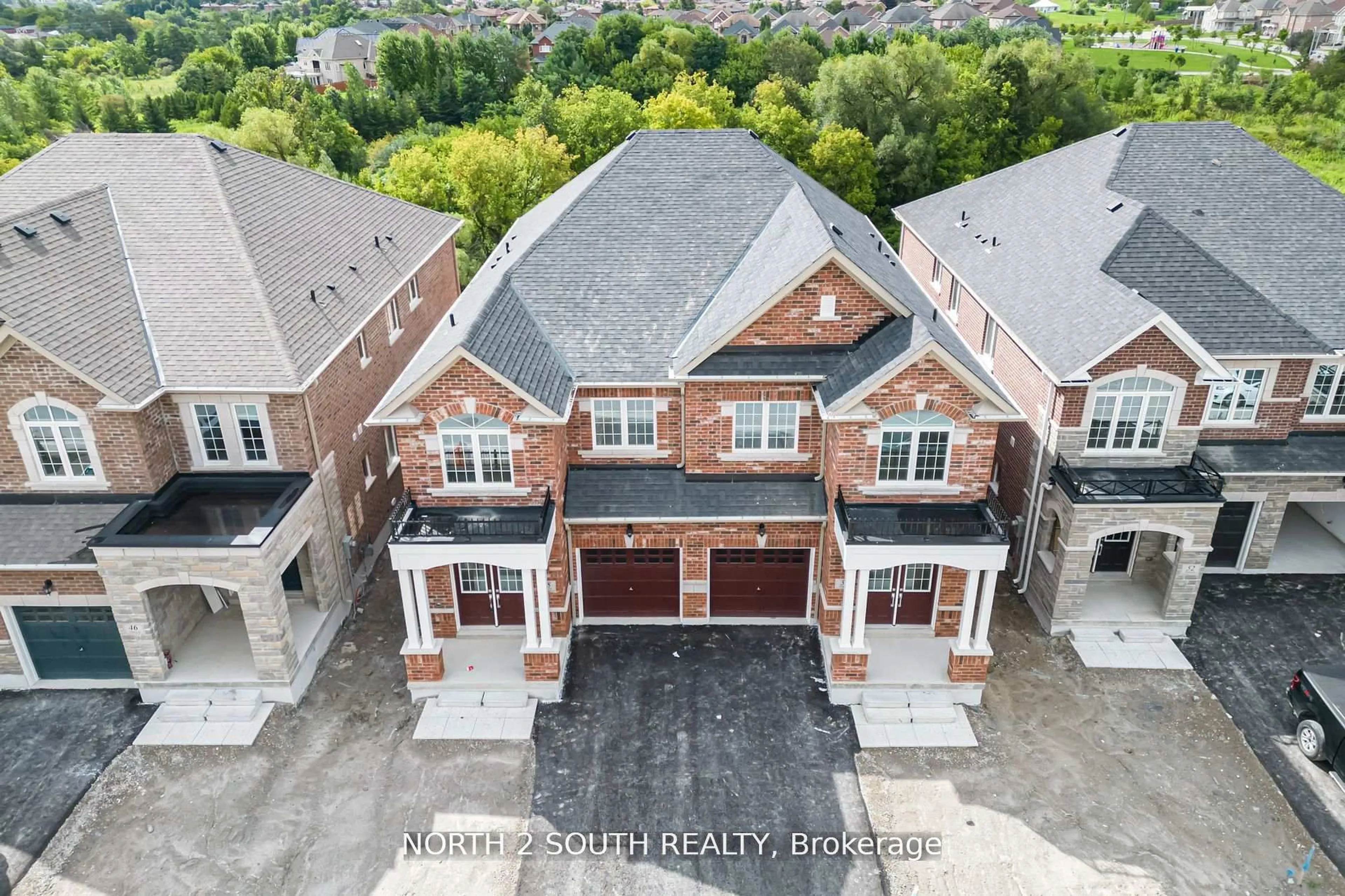 A pic from outside/outdoor area/front of a property/back of a property/a pic from drone, street for 23 Virro Crt, Vaughan Ontario L4H 5G5