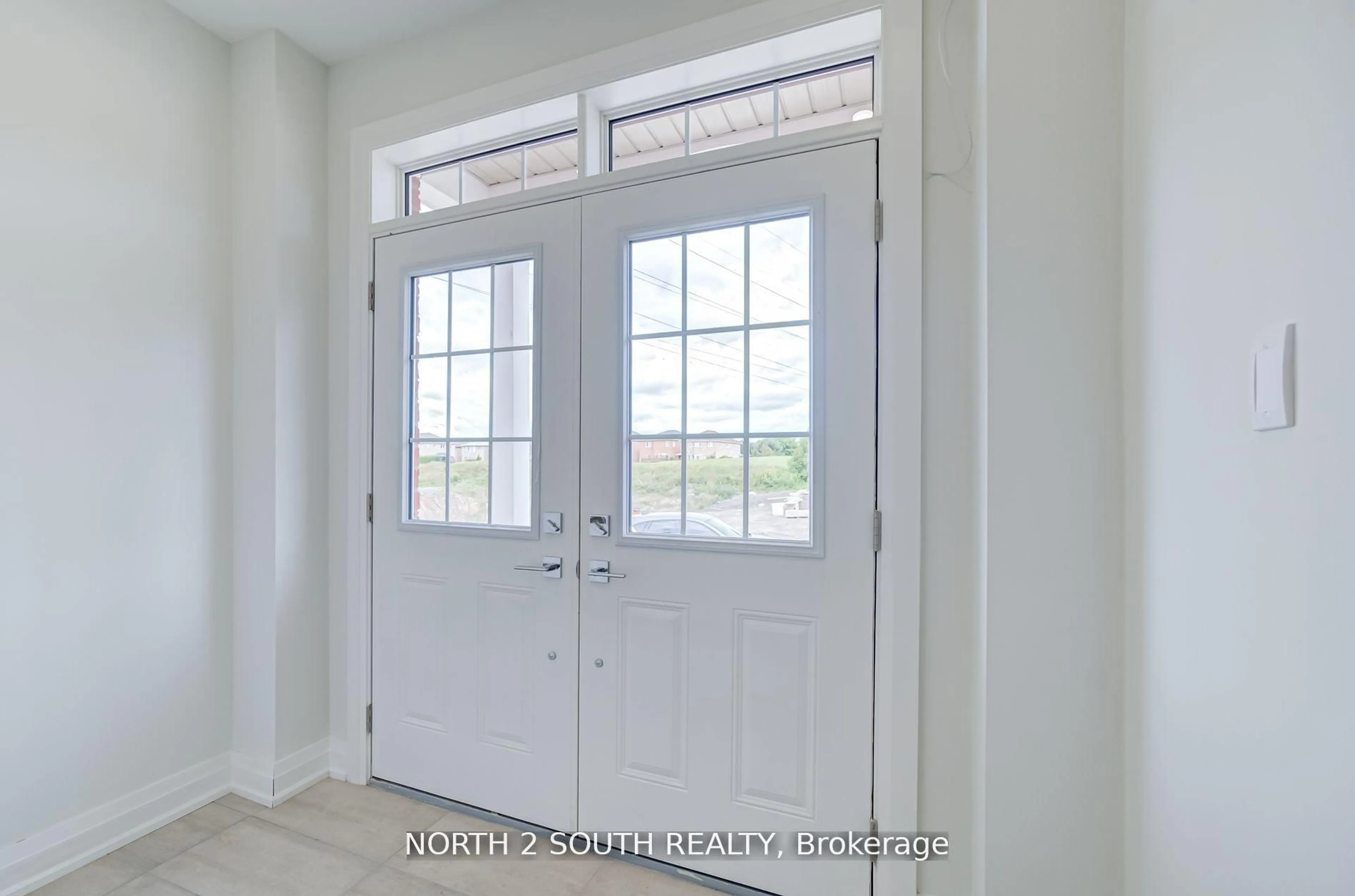 Indoor entryway for 23 Virro Crt, Vaughan Ontario L4H 5G5