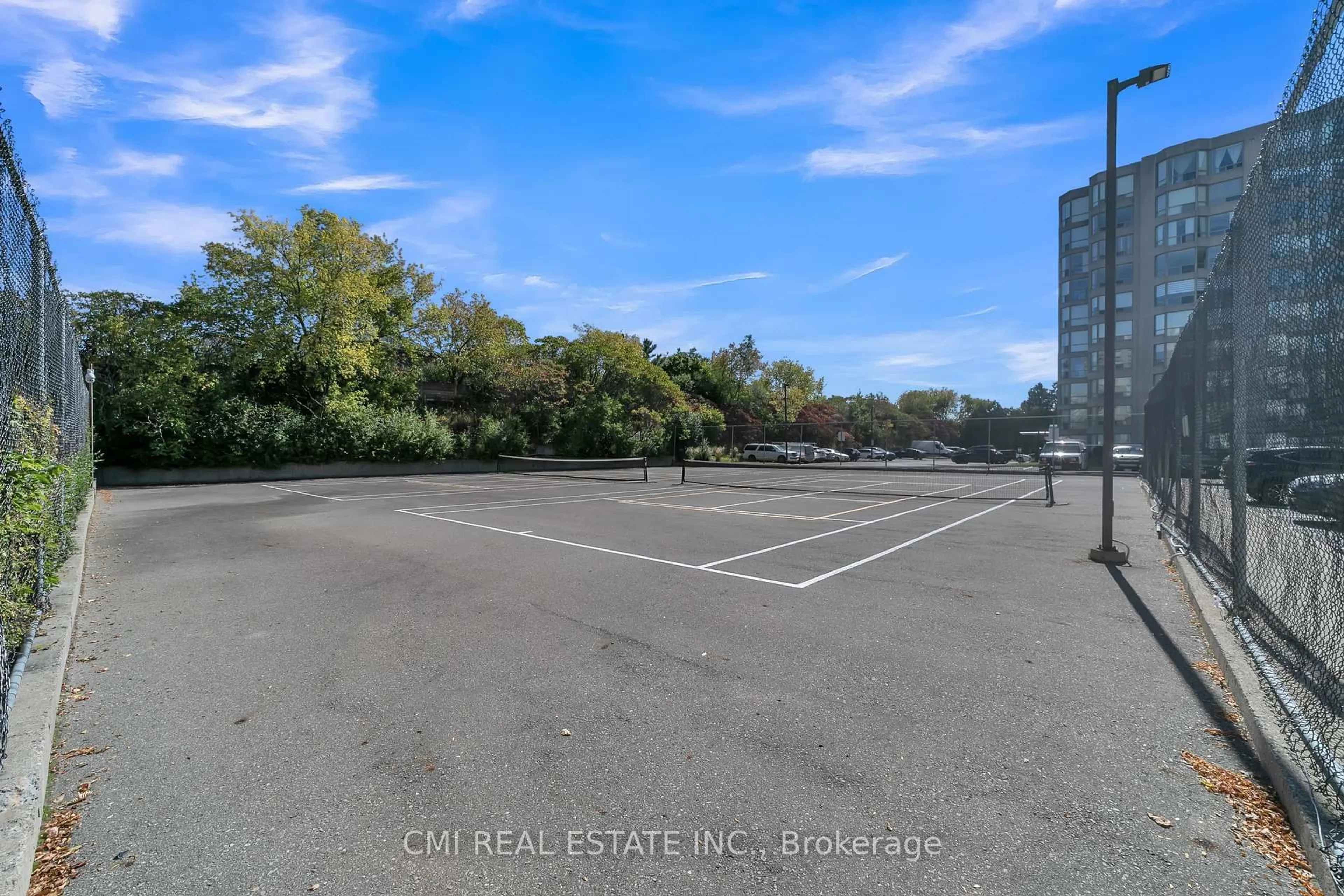 A pic from outside/outdoor area/front of a property/back of a property/a pic from drone, water/lake/river/ocean view for 309 Major Mackenzie Dr #805, Richmond Hill Ontario L4C 9V5