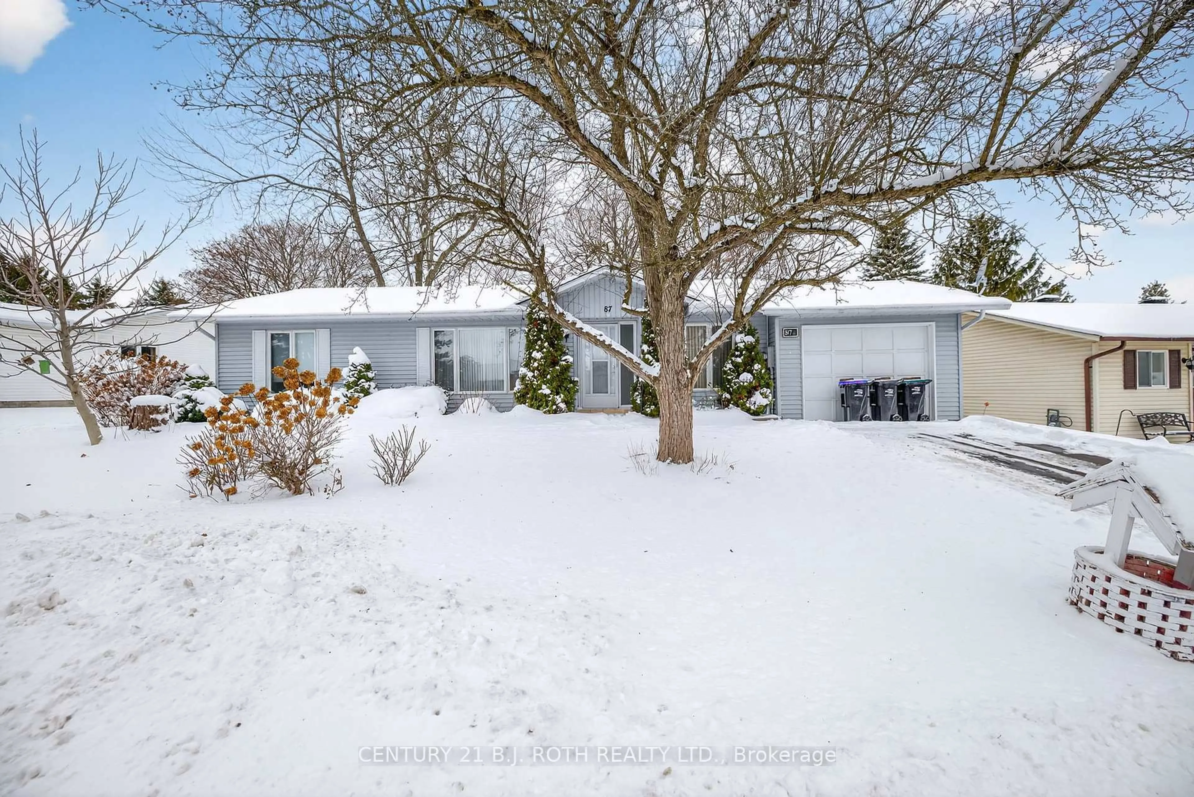 A pic from outside/outdoor area/front of a property/back of a property/a pic from drone, street for 87 Tecumseth Pines Dr, New Tecumseth Ontario L0G 1W0