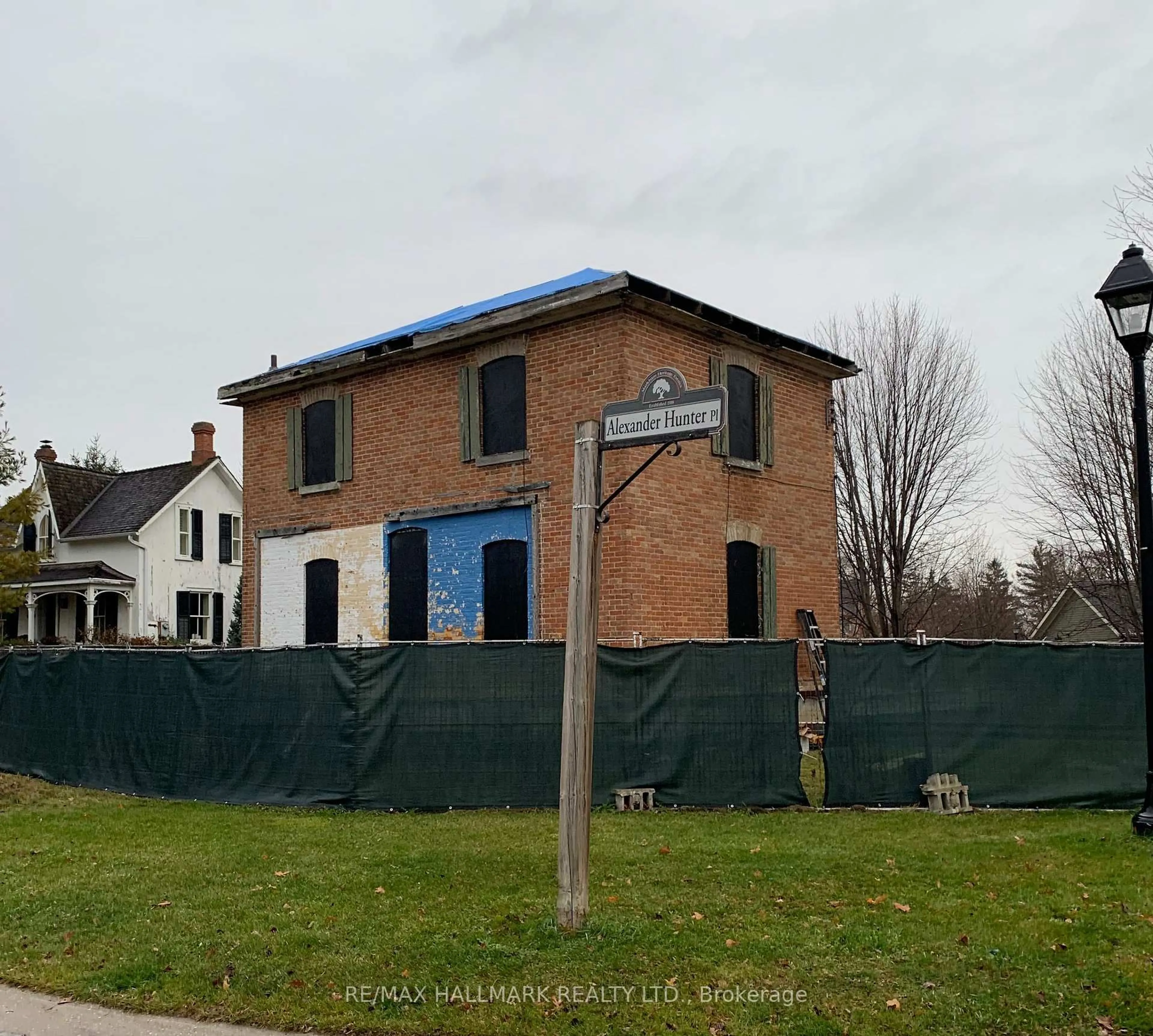 Home with brick exterior material, building for 2 Alexander Hunter Pl, Markham Ontario L6E 1A8