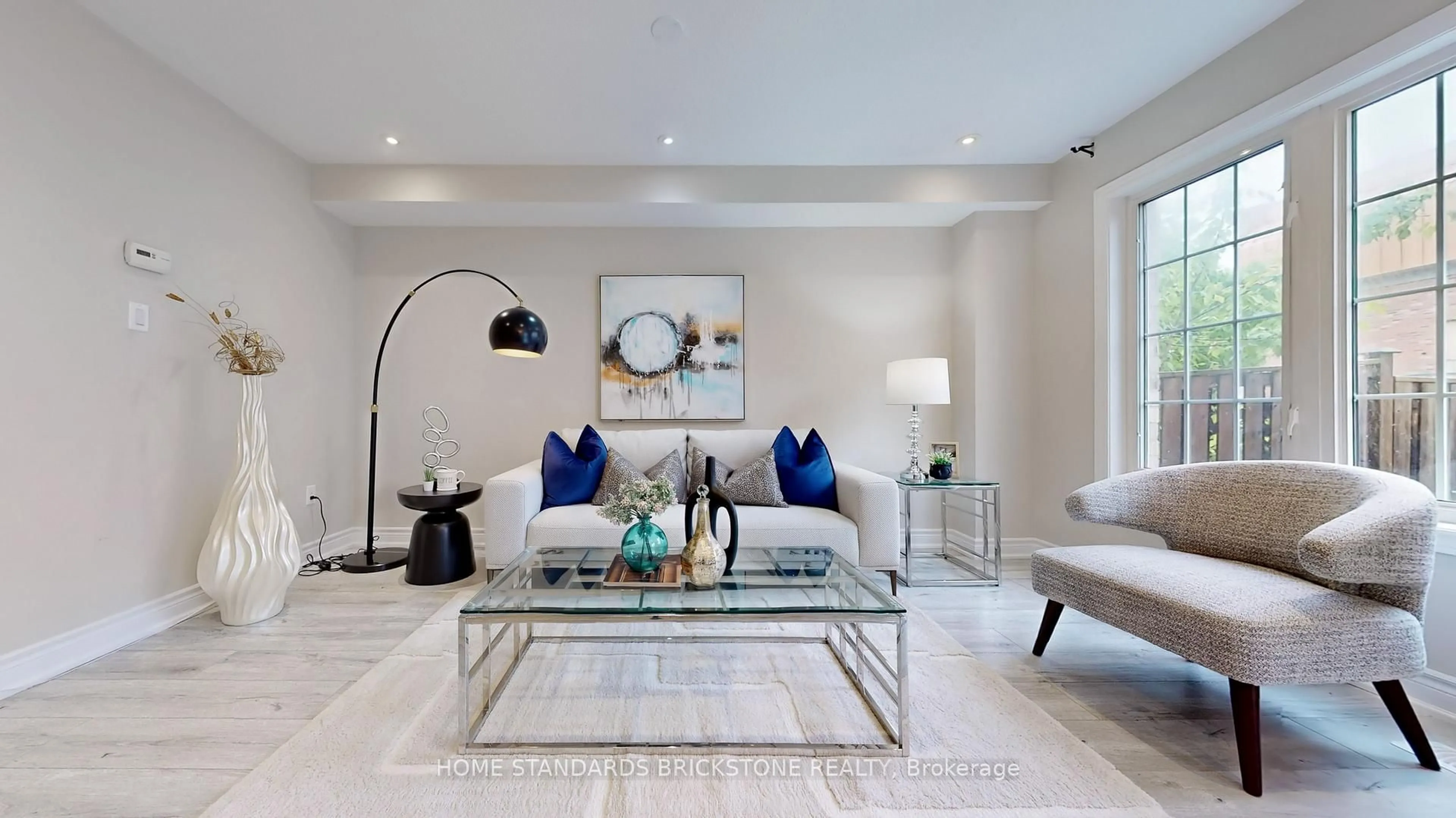 Living room with furniture, ceramic/tile floor for 151 Amulet Cres, Richmond Hill Ontario L4S 2T5