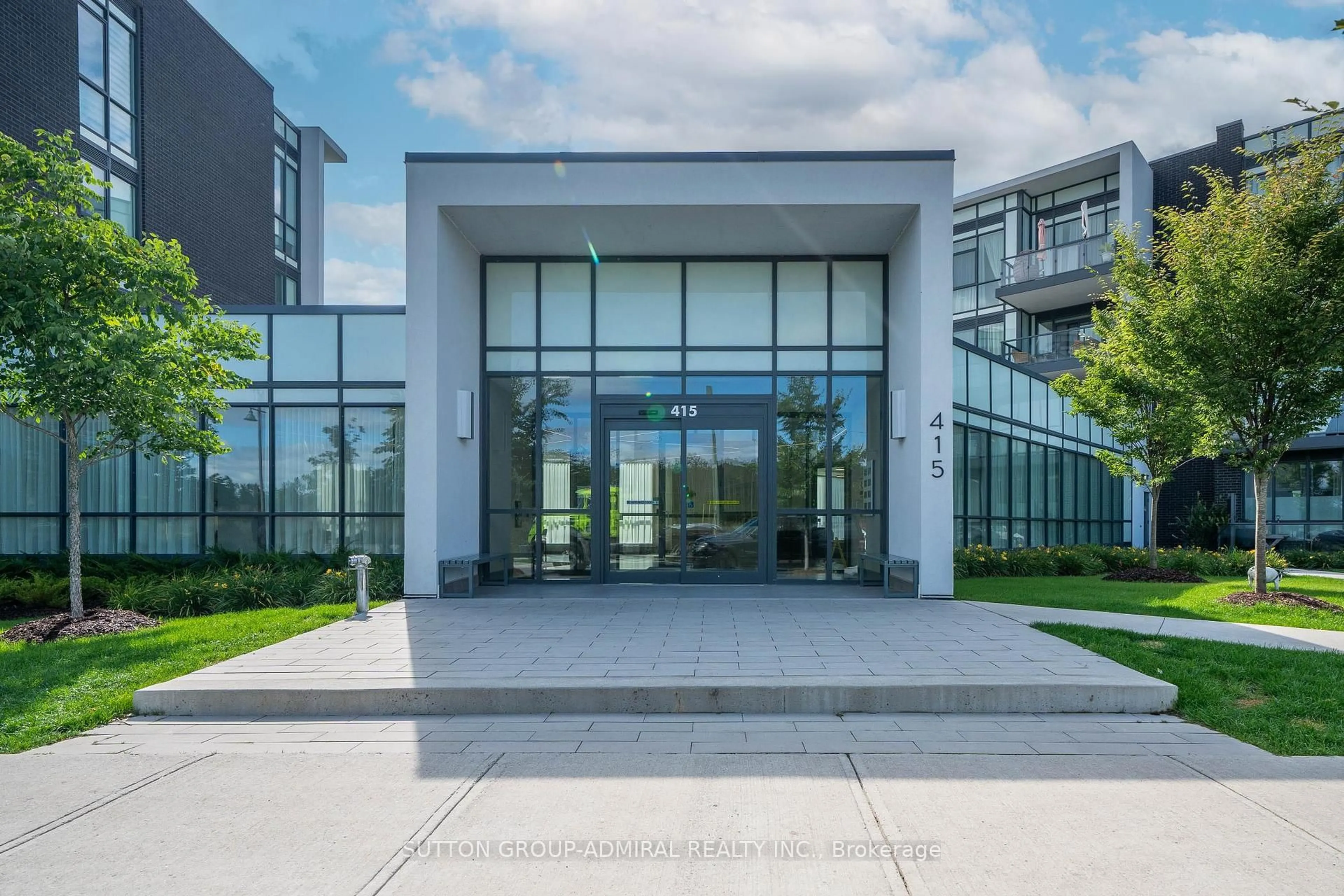 Indoor foyer for 415 Sea Ray Ave #431, Innisfil Ontario L9S 0R5