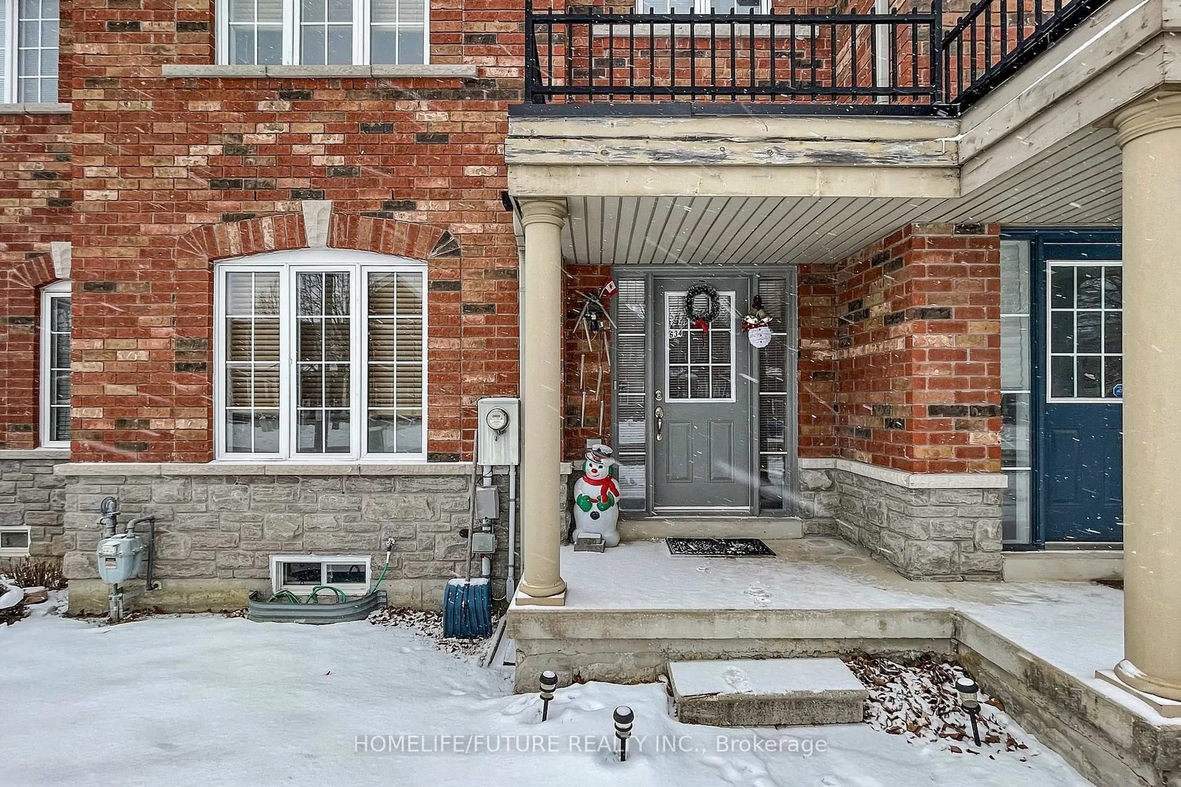 Indoor entryway for 634 South Unionville Ave, Markham Ontario L3R 8V1