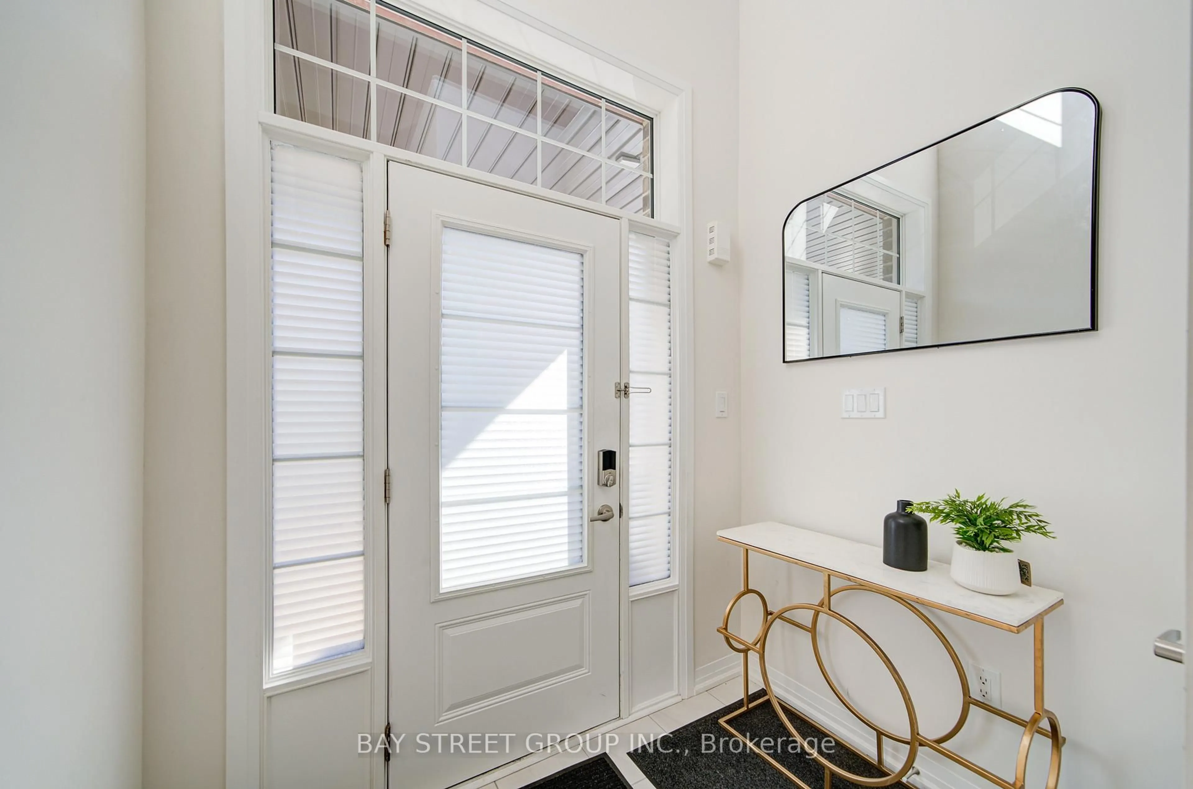 Indoor entryway for 28 Sissons Way, Markham Ontario L6B 1R2