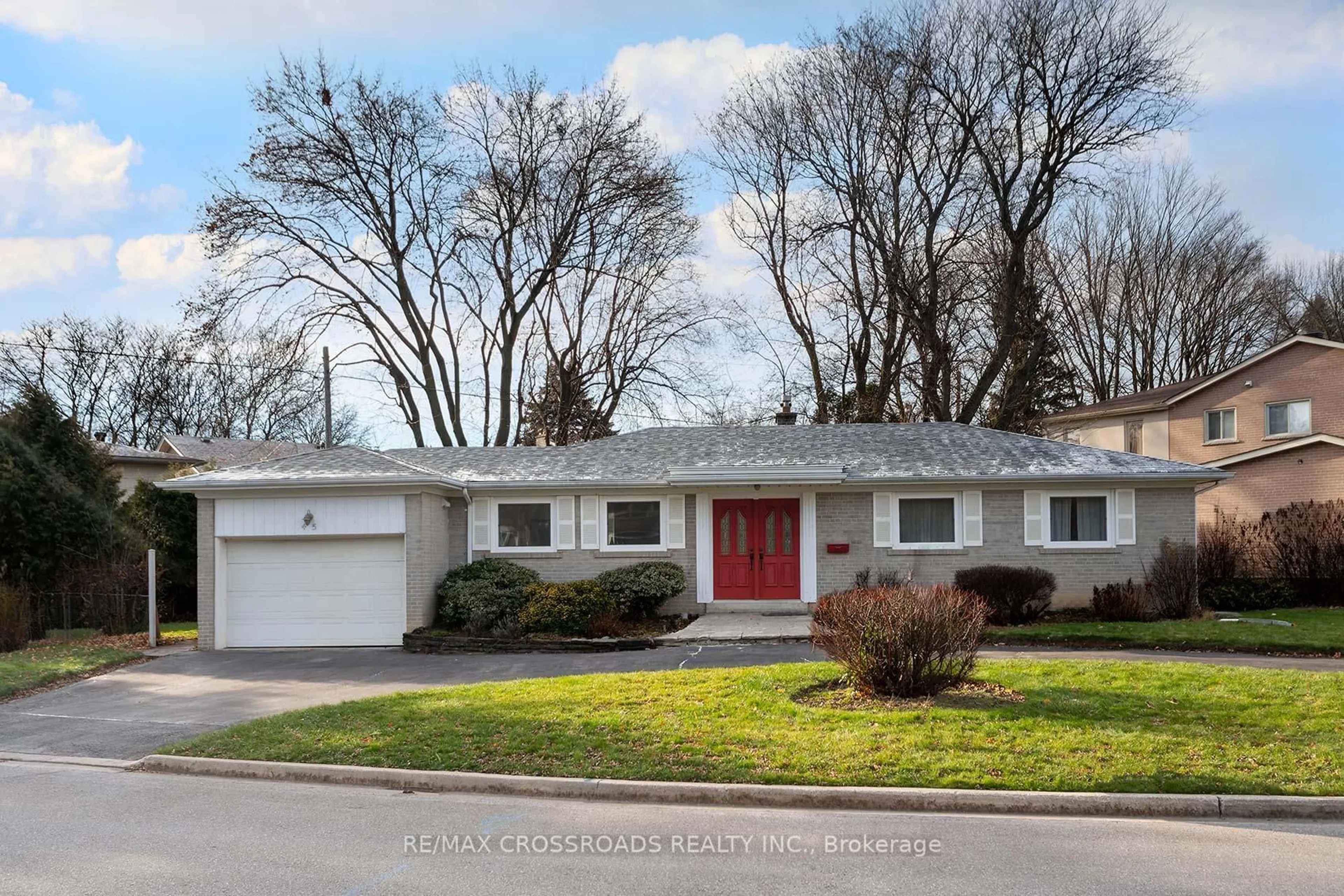 Home with vinyl exterior material, street for 45 Delair Cres, Markham Ontario L3T 2M3