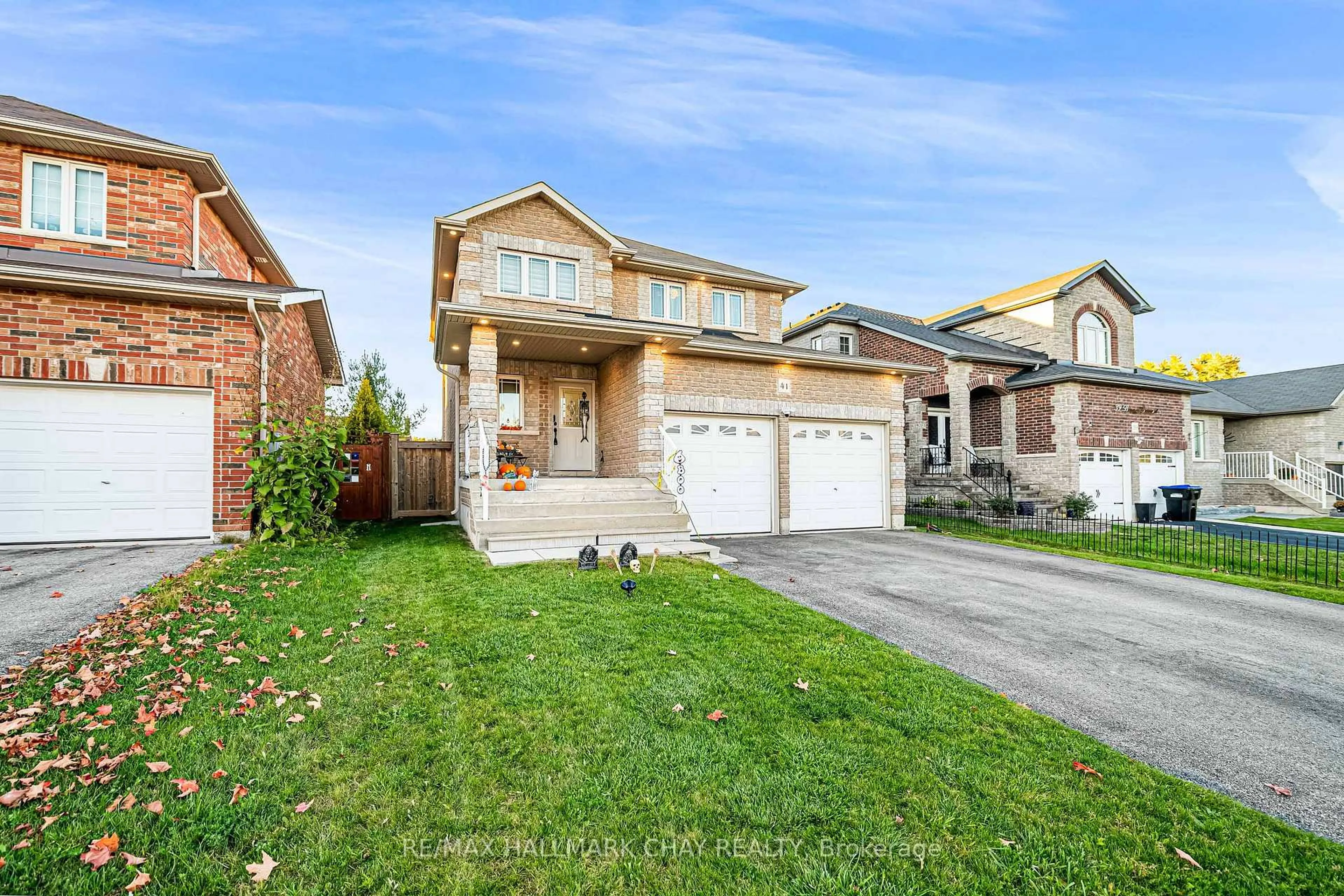 Home with brick exterior material, street for 41 Bronze Cres, Bradford West Gwillimbury Ontario L3Z 0B1